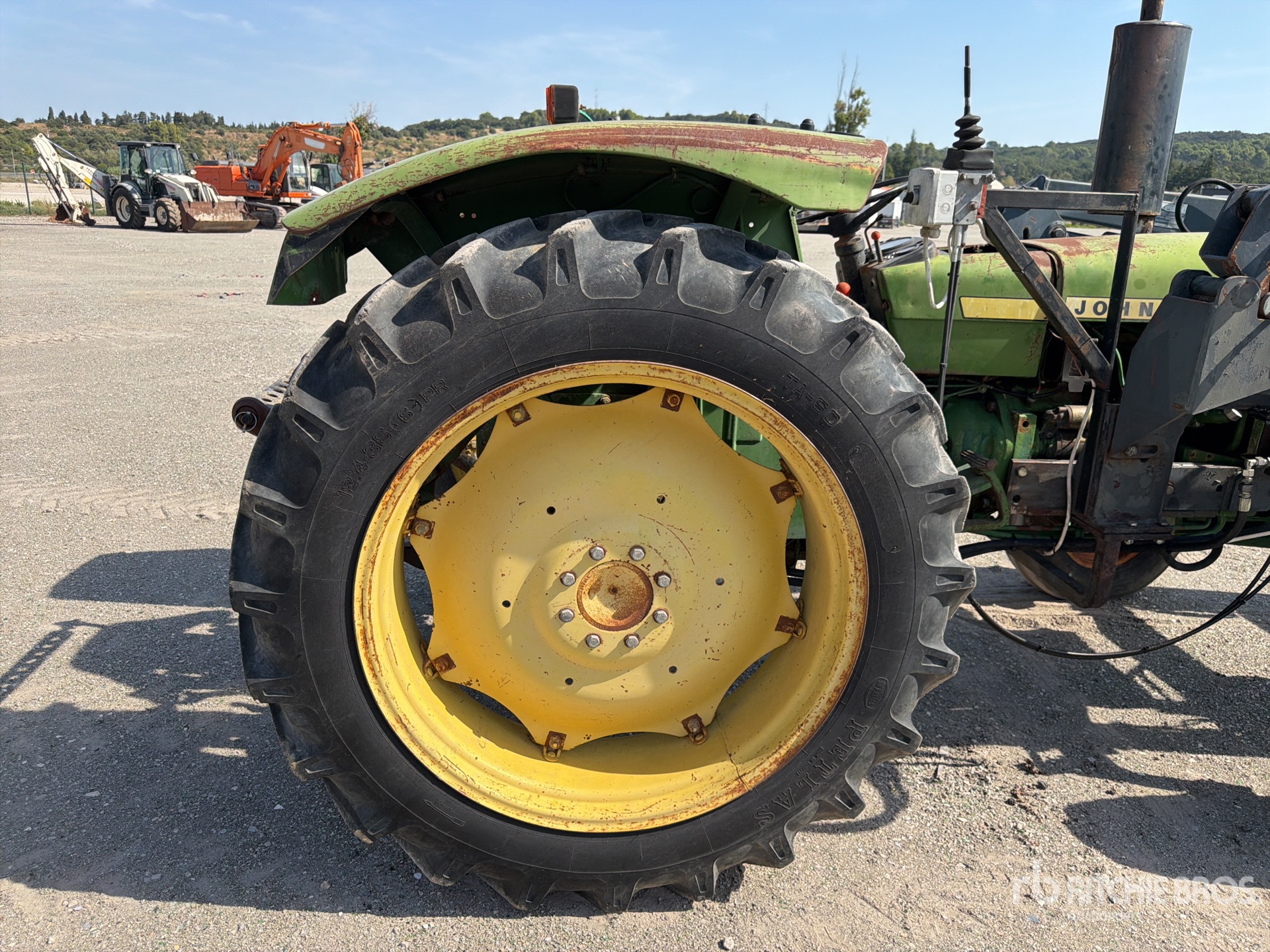 John Deere 1030