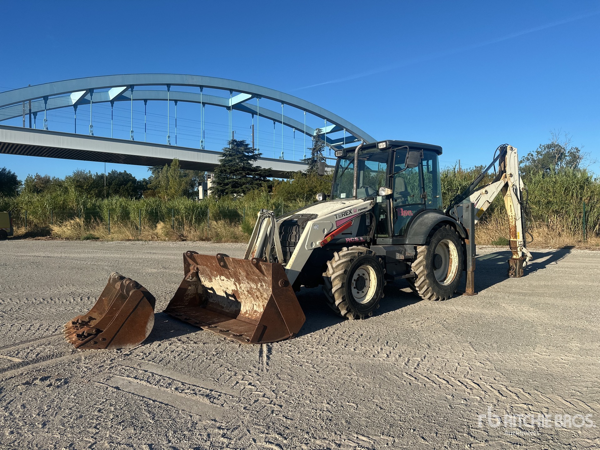2003 Fermec 860