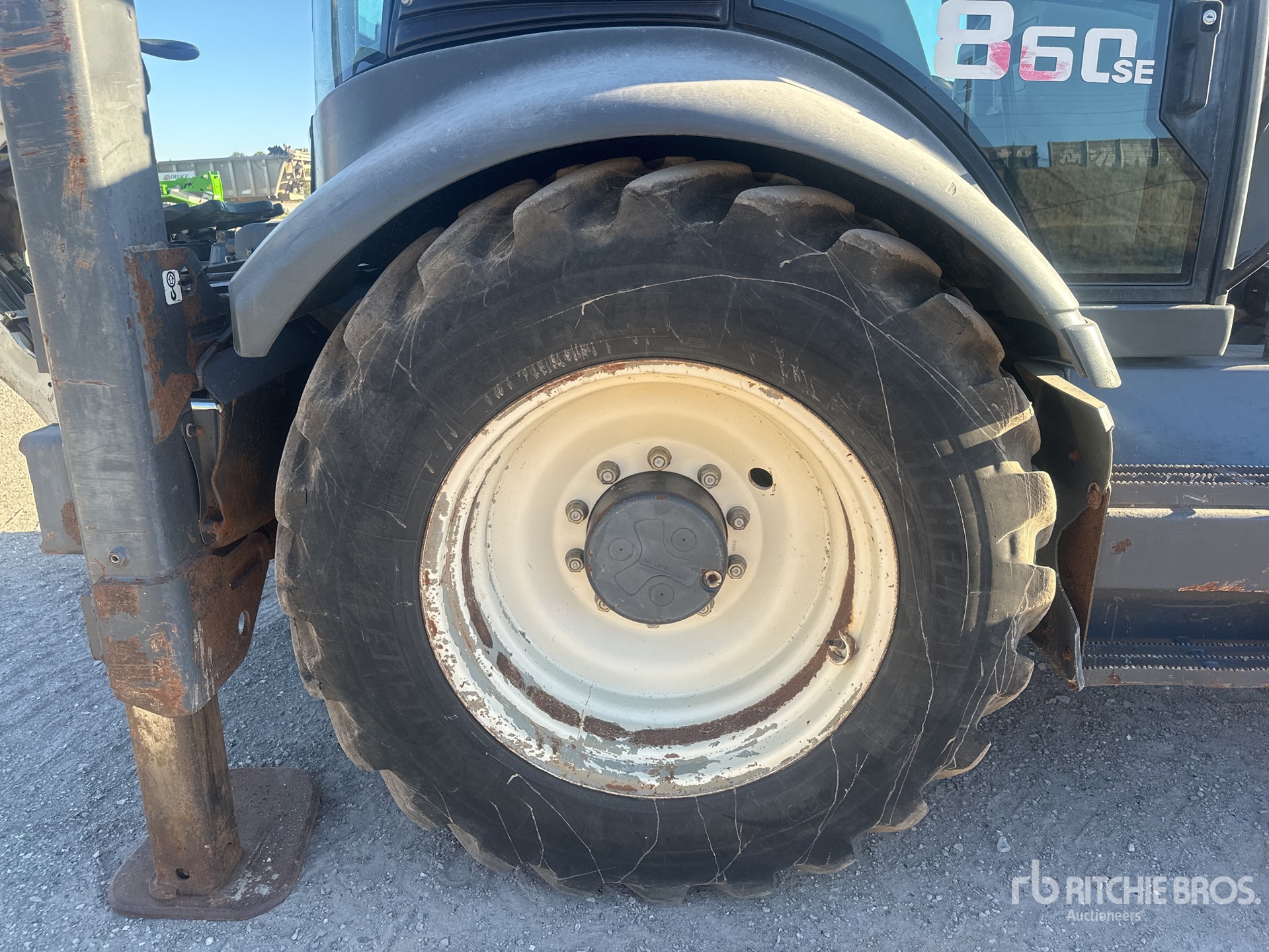 2003 Fermec 860