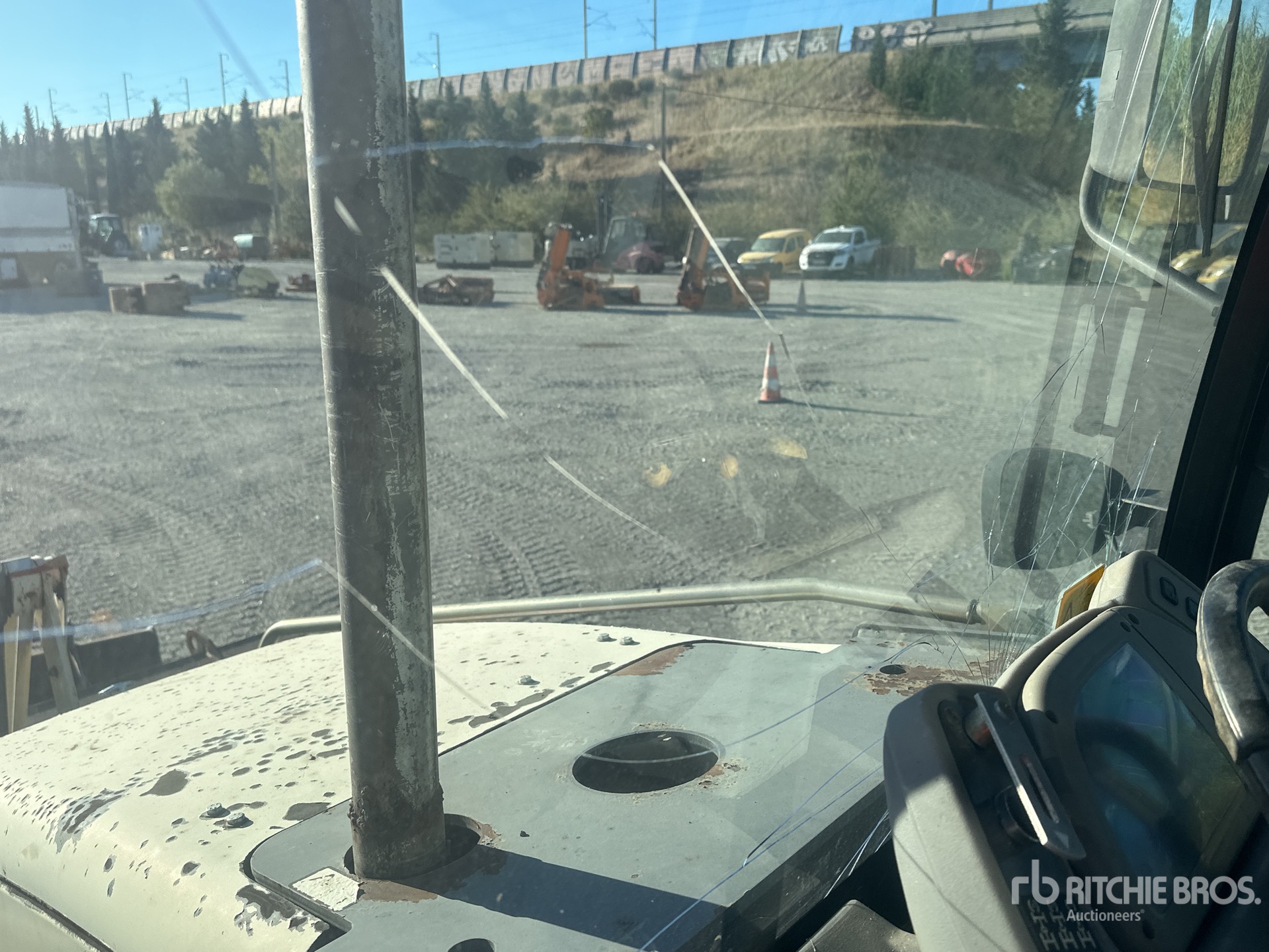 2003 Fermec 860