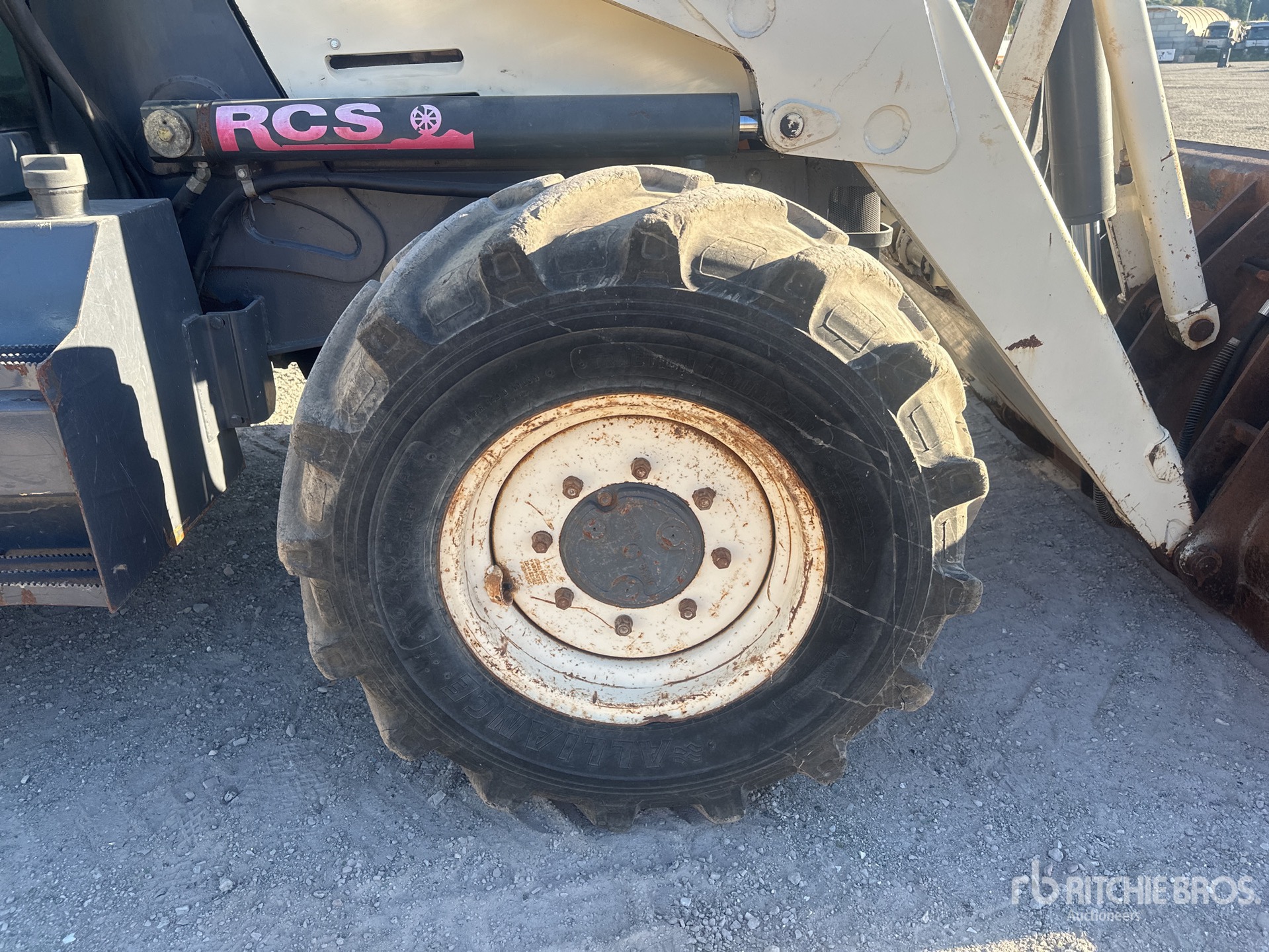 2003 Fermec 860