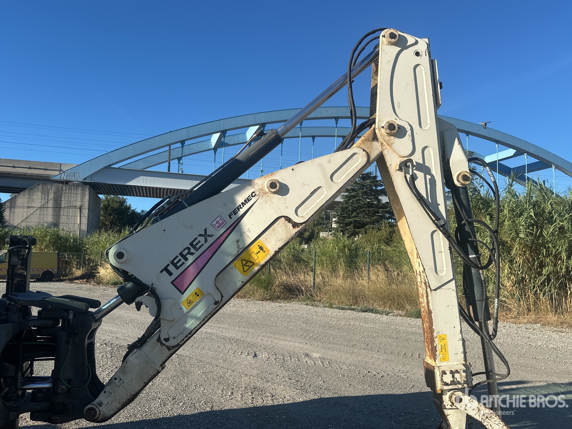 2003 Fermec 860