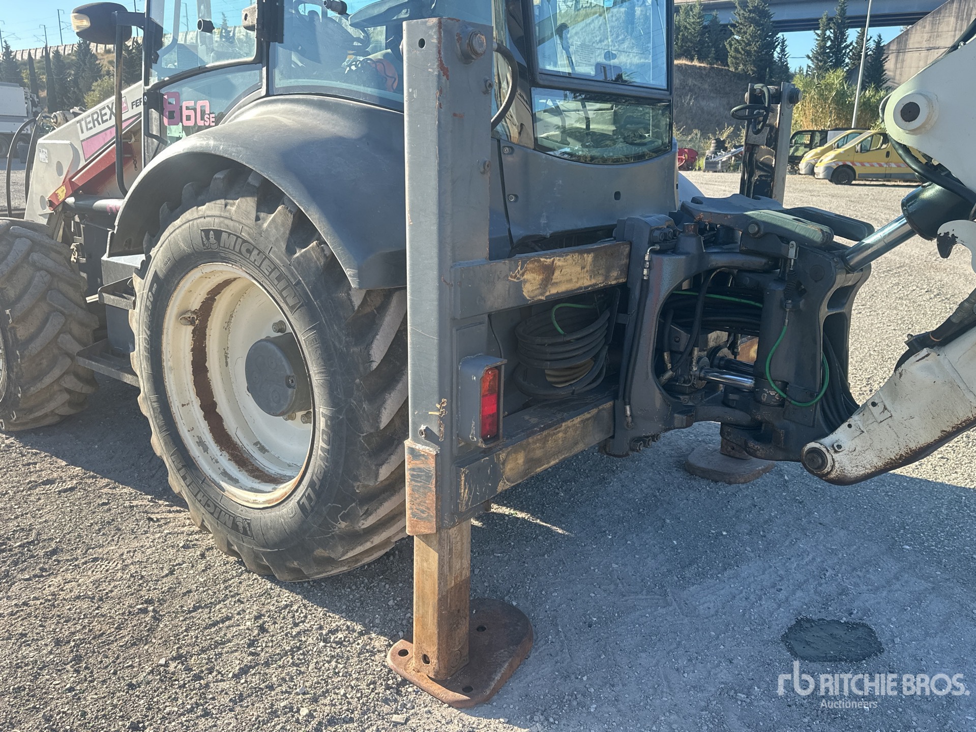 2003 Fermec 860