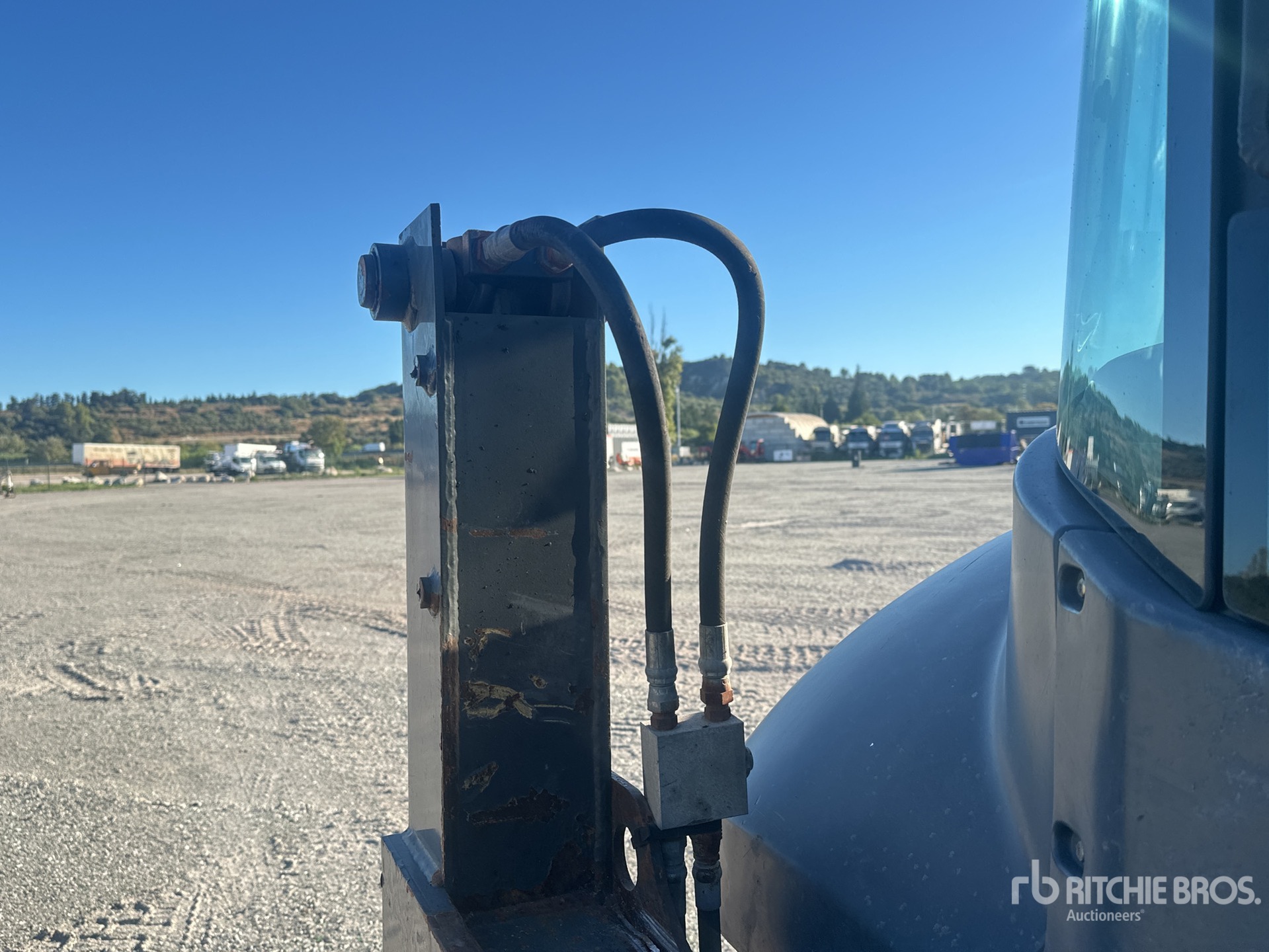 2003 Fermec 860