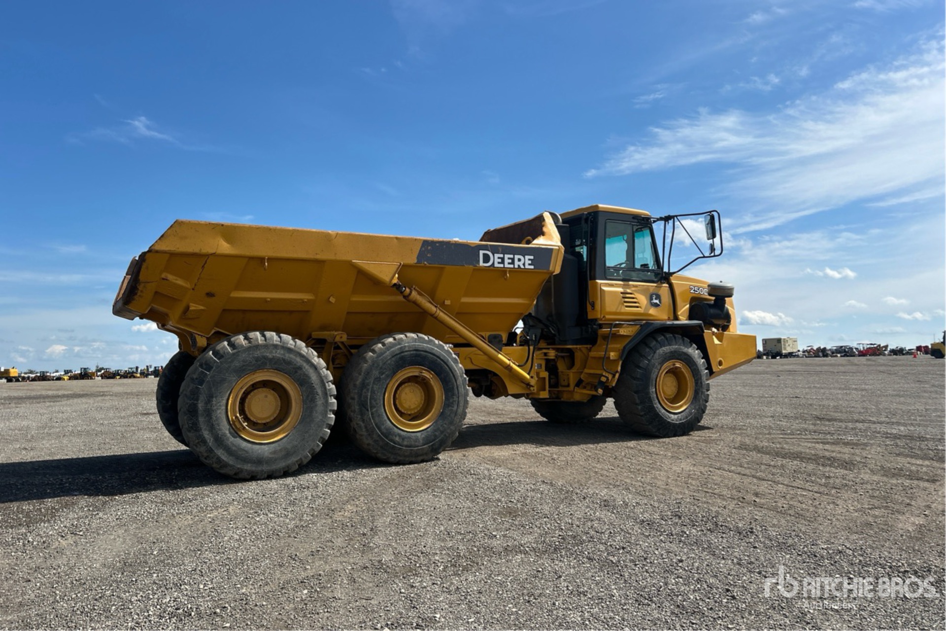 2007 John Deere 250D