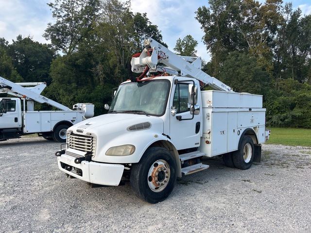 Altec AT37-G 37.5 ft on 2004 Freightliner M2106 4x2 Bucket Truck