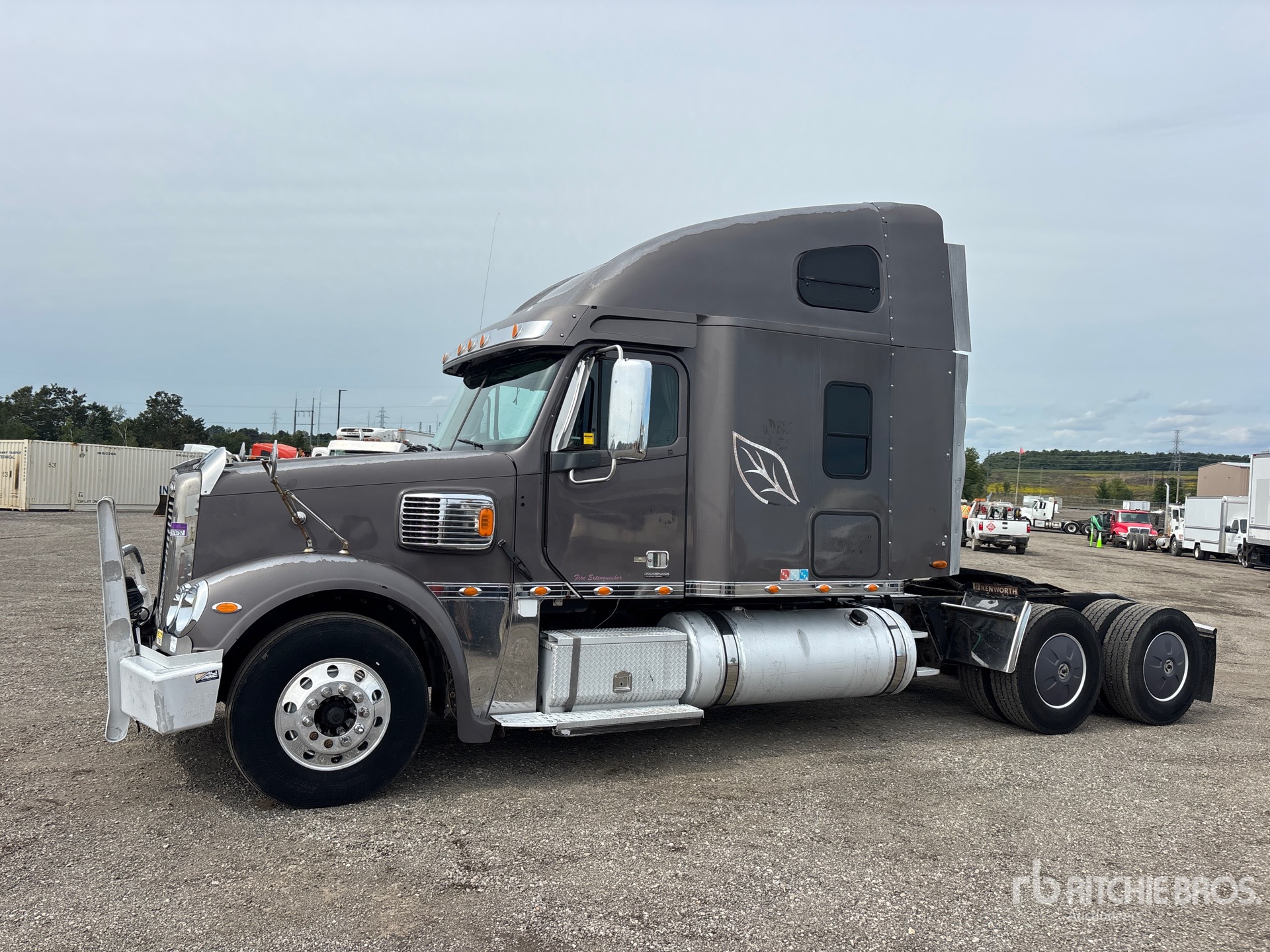 Photo of 2006 Freightliner CORONADO CC132