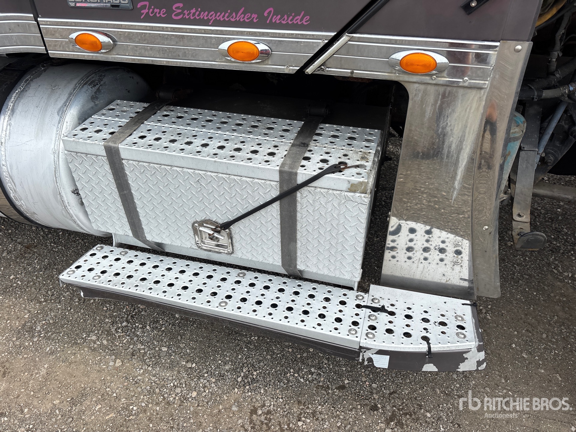 2006 Freightliner CORONADO CC132