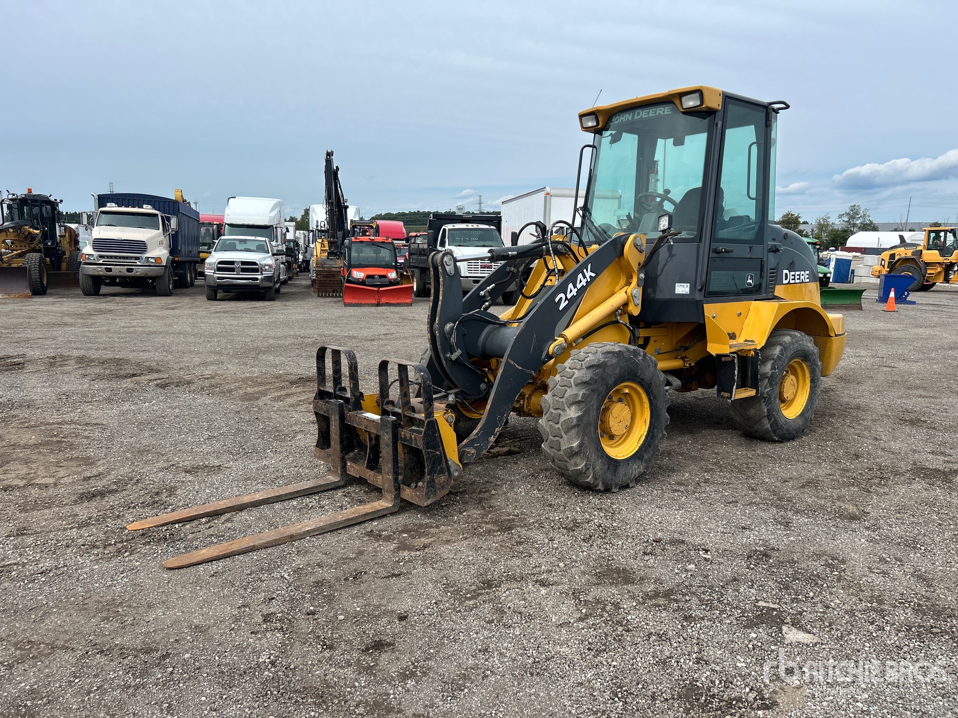 Photo of 2017 John Deere 244K
