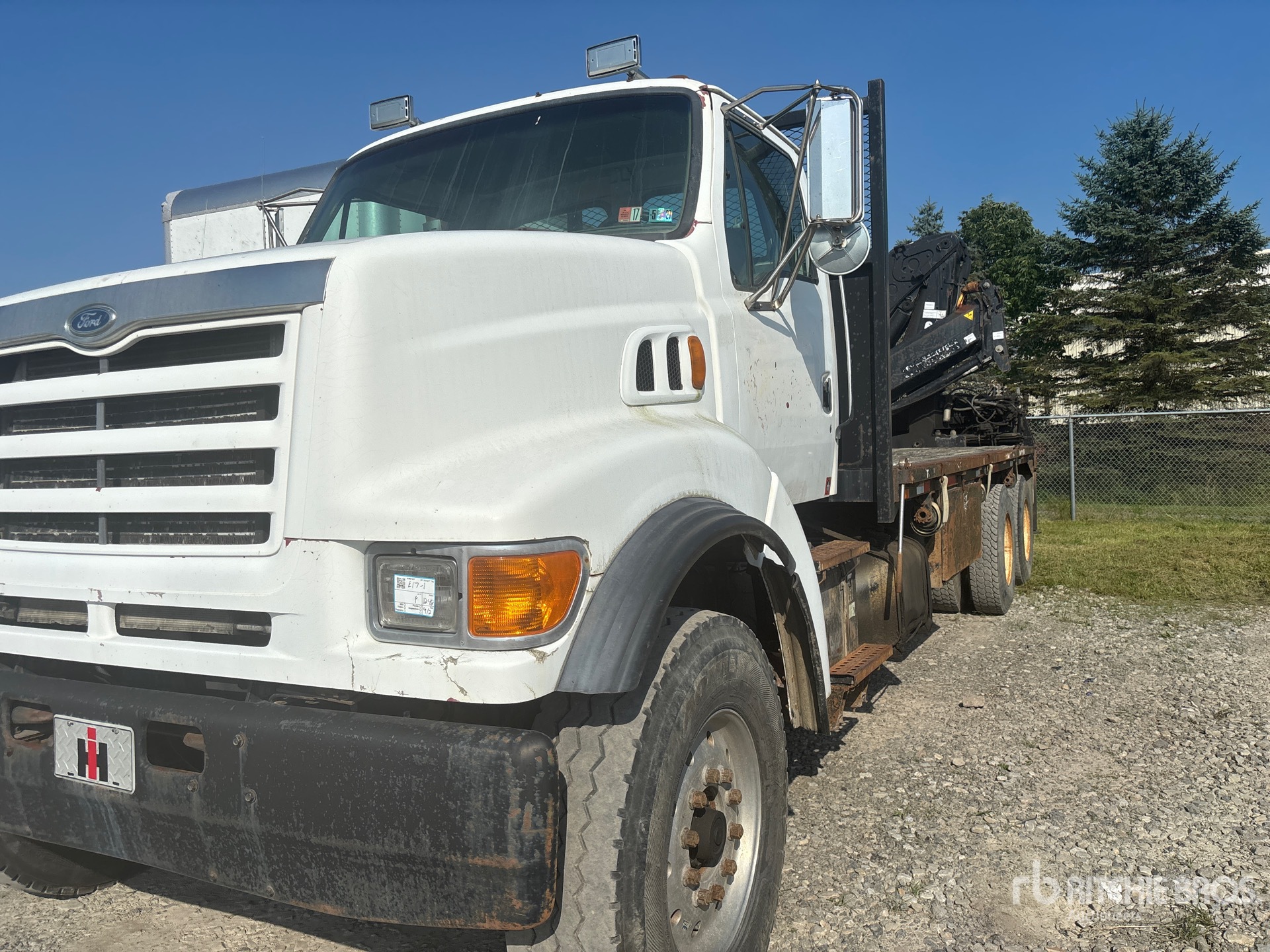 1998 Ford LT9511