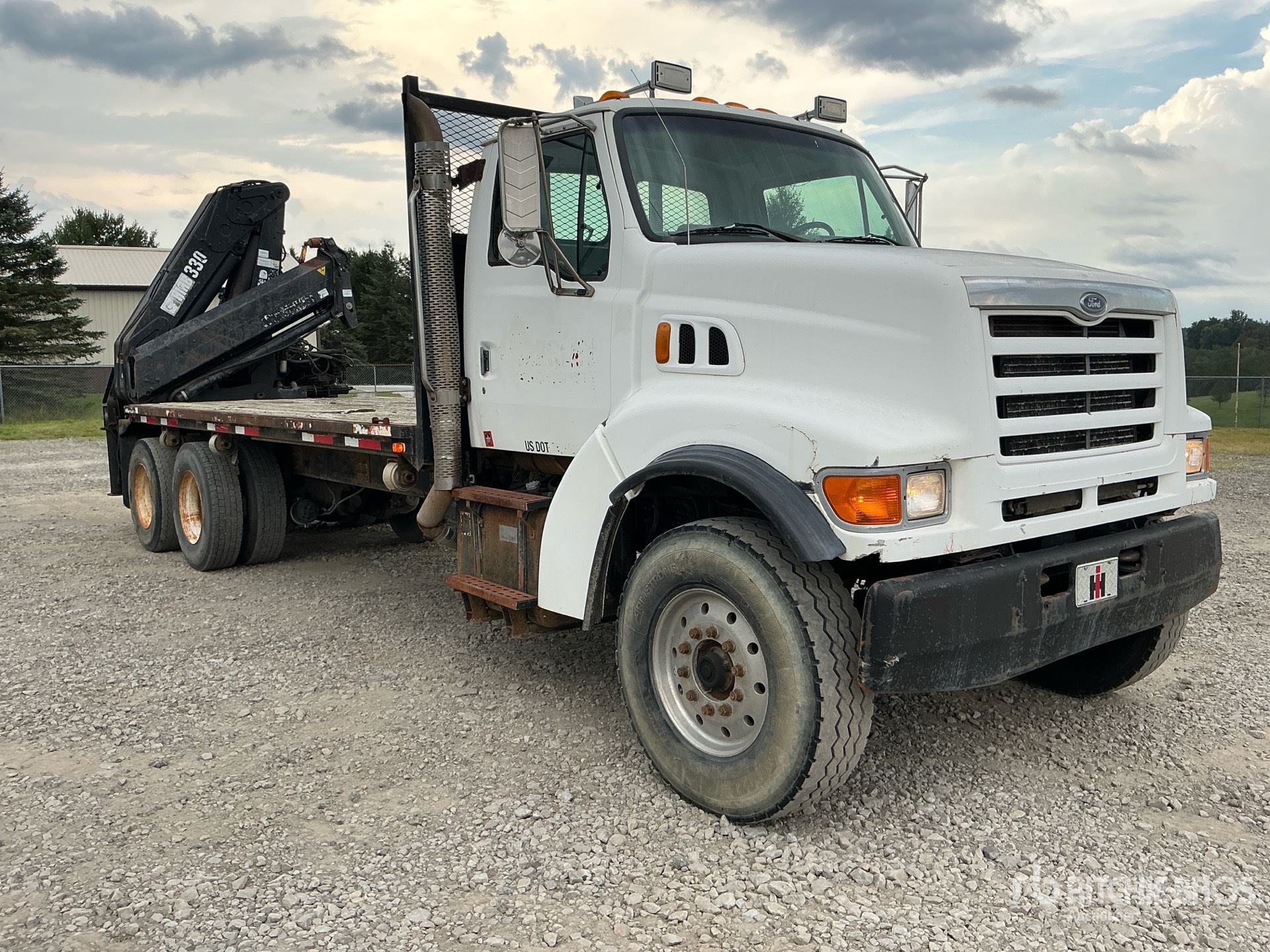 1998 Ford LT9511
