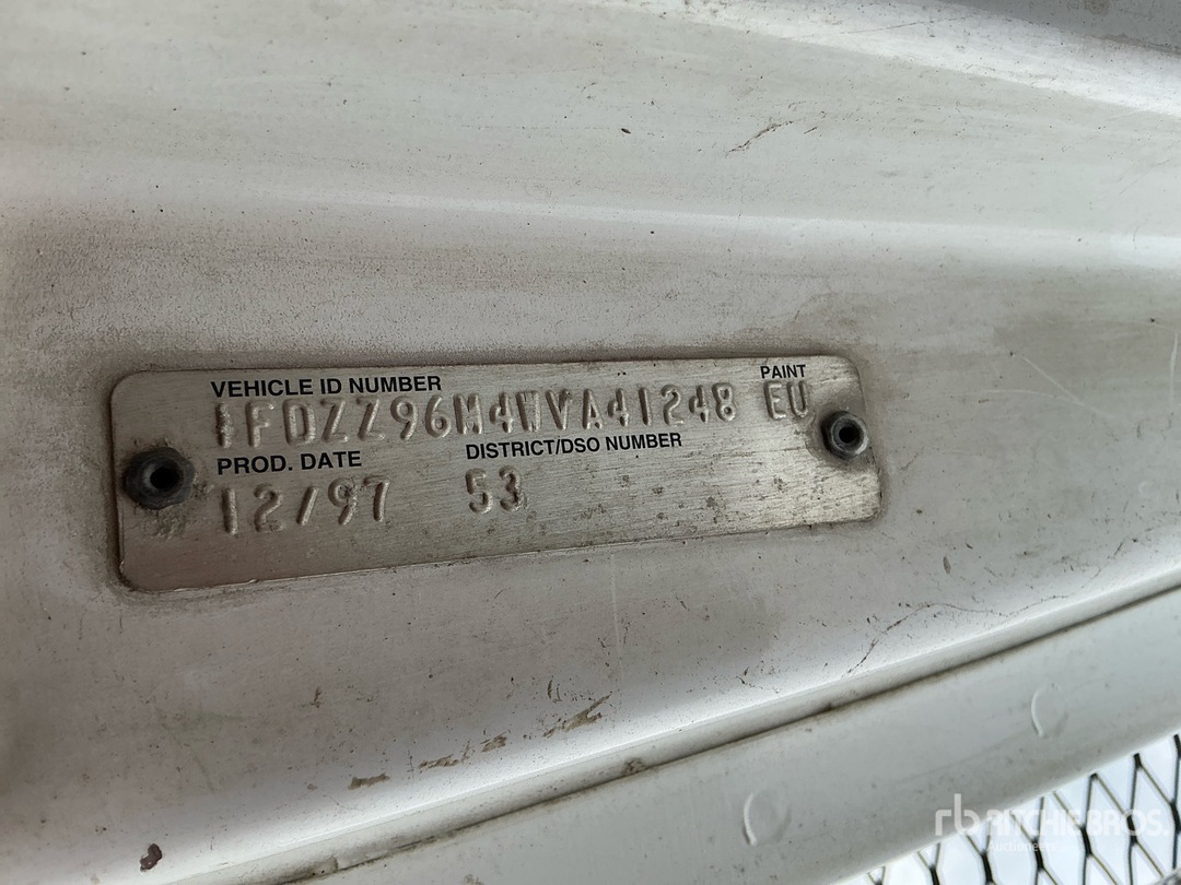 1998 Ford LT9511