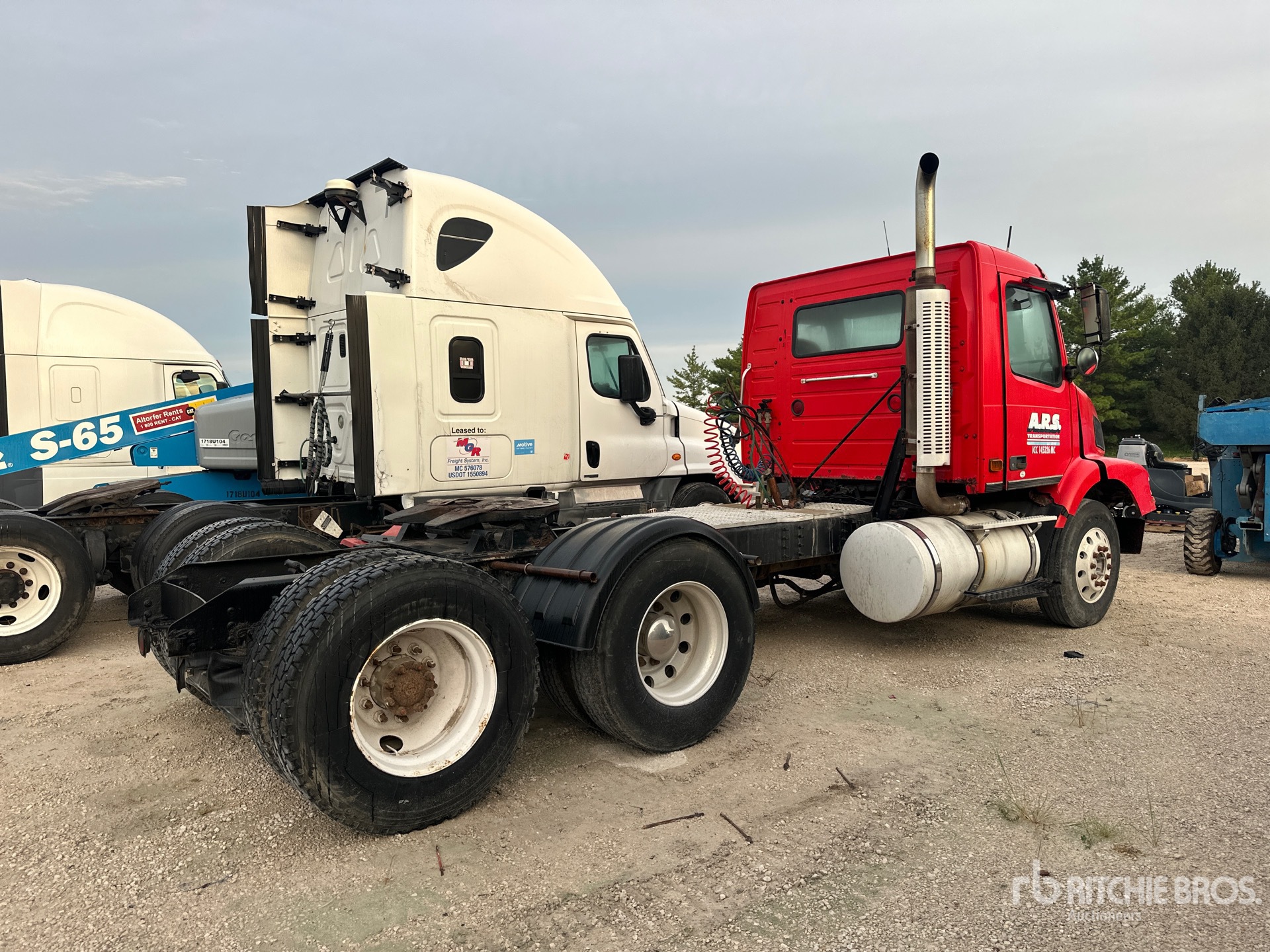 2005 Volvo VNM