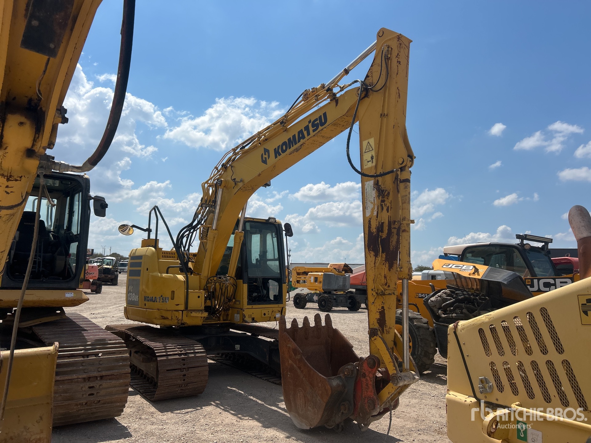 2015 Komatsu PC138USLC-10
