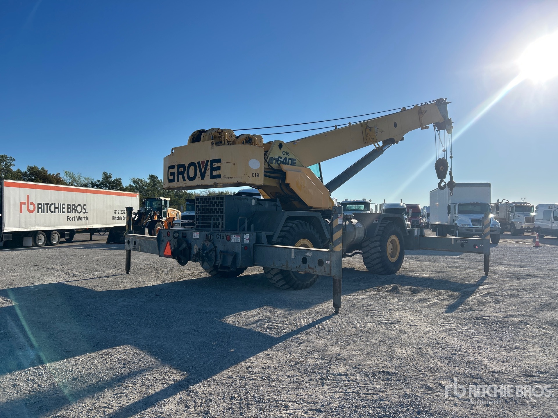 2001 Grove RT640E