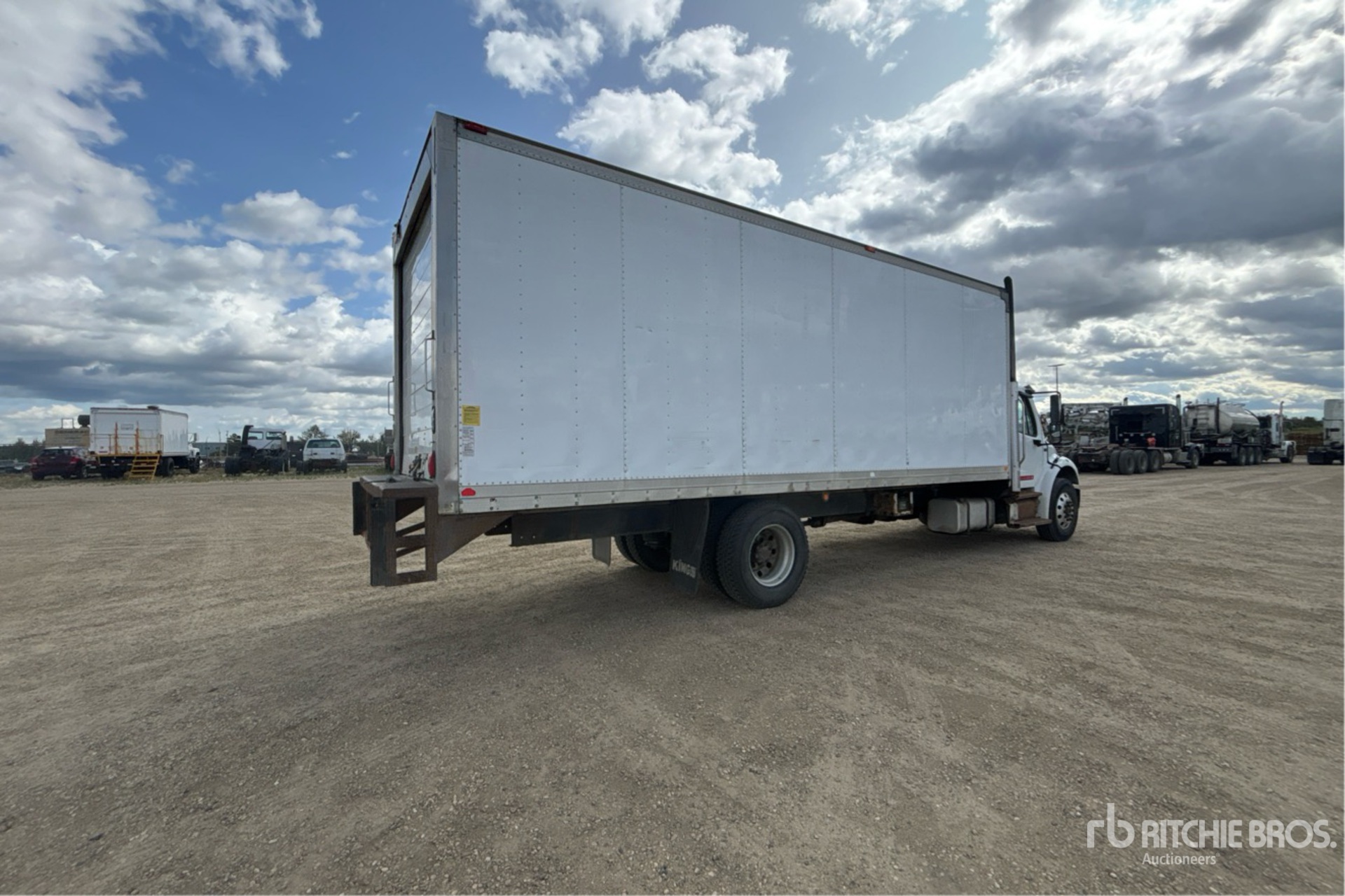 2013 Freightliner M2 106