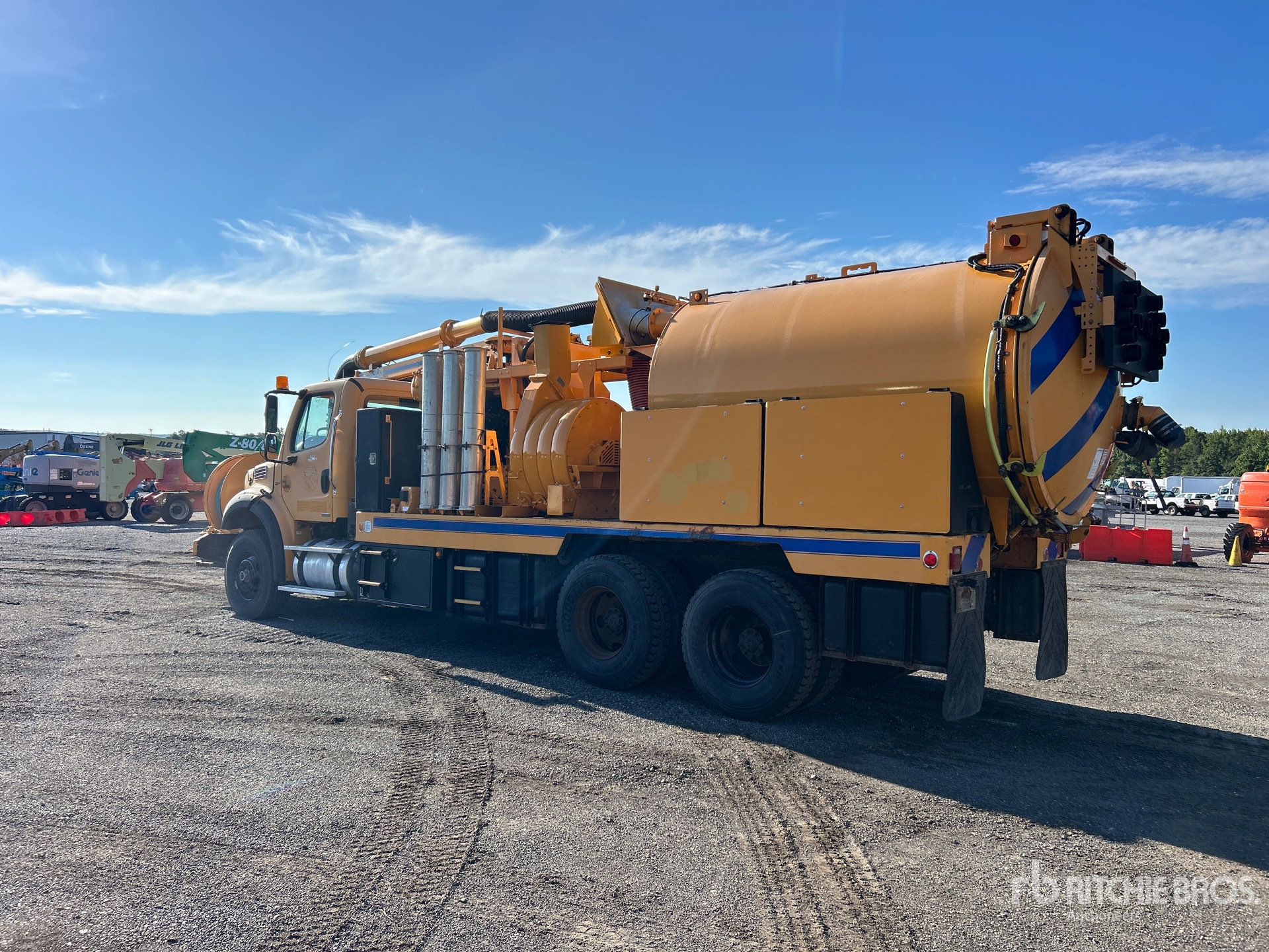 2011 Freightliner M2 112