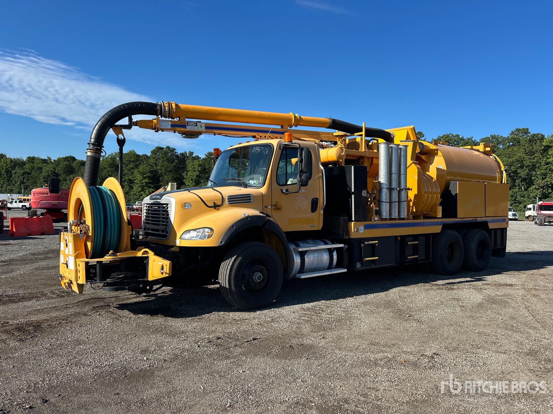 2011 Freightliner M2 112