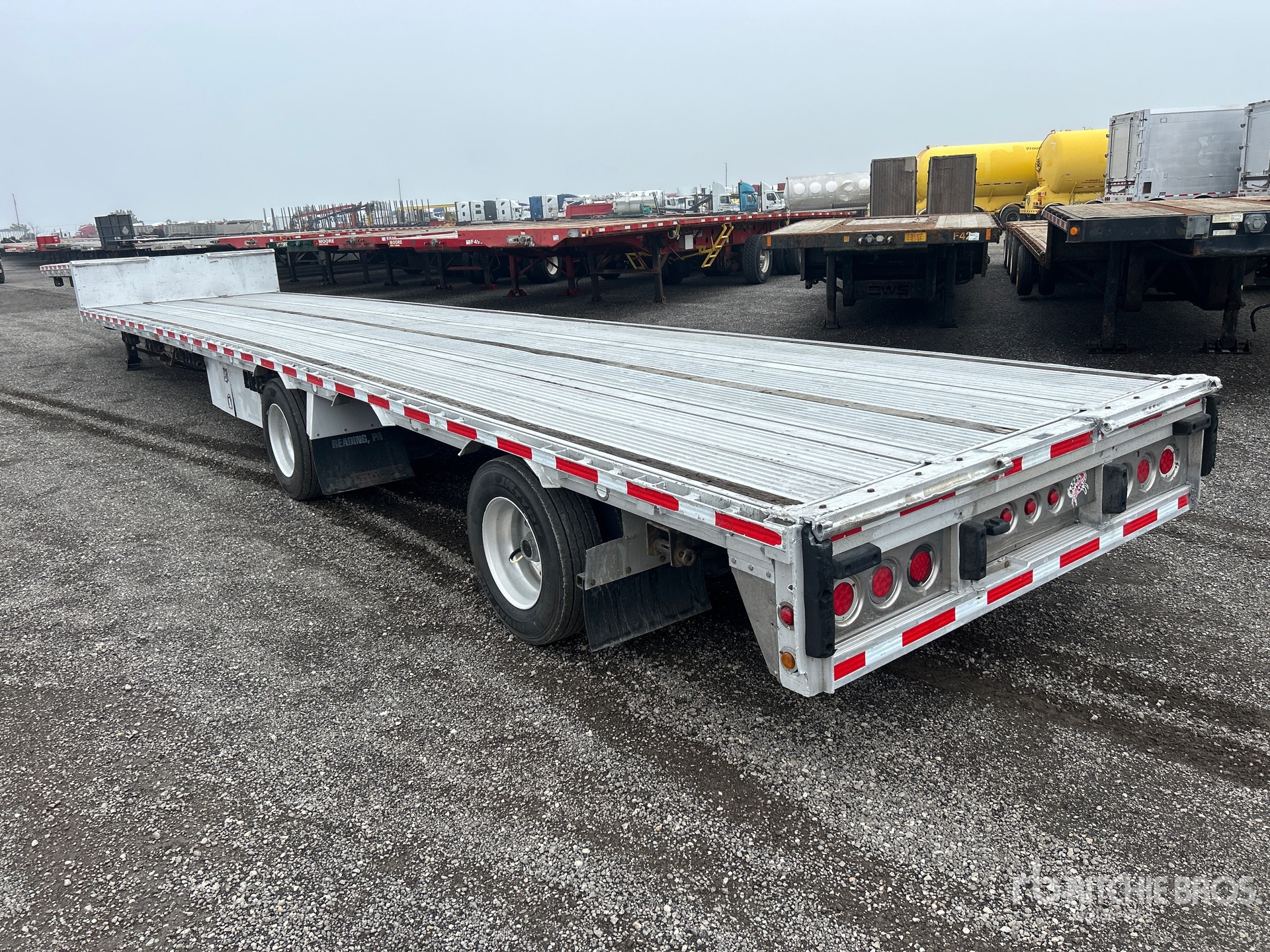 2011 Reitnouer 53 ft T/A