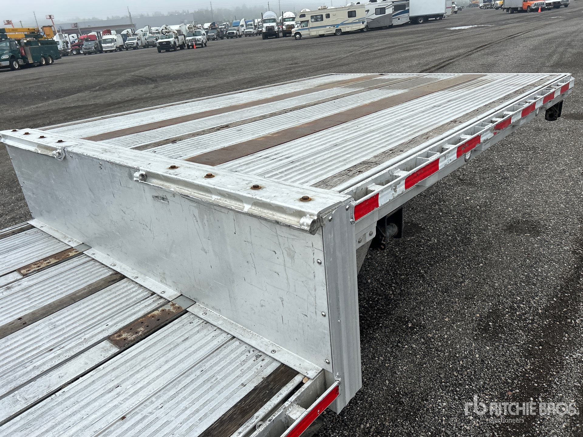 2011 Reitnouer 53 ft T/A