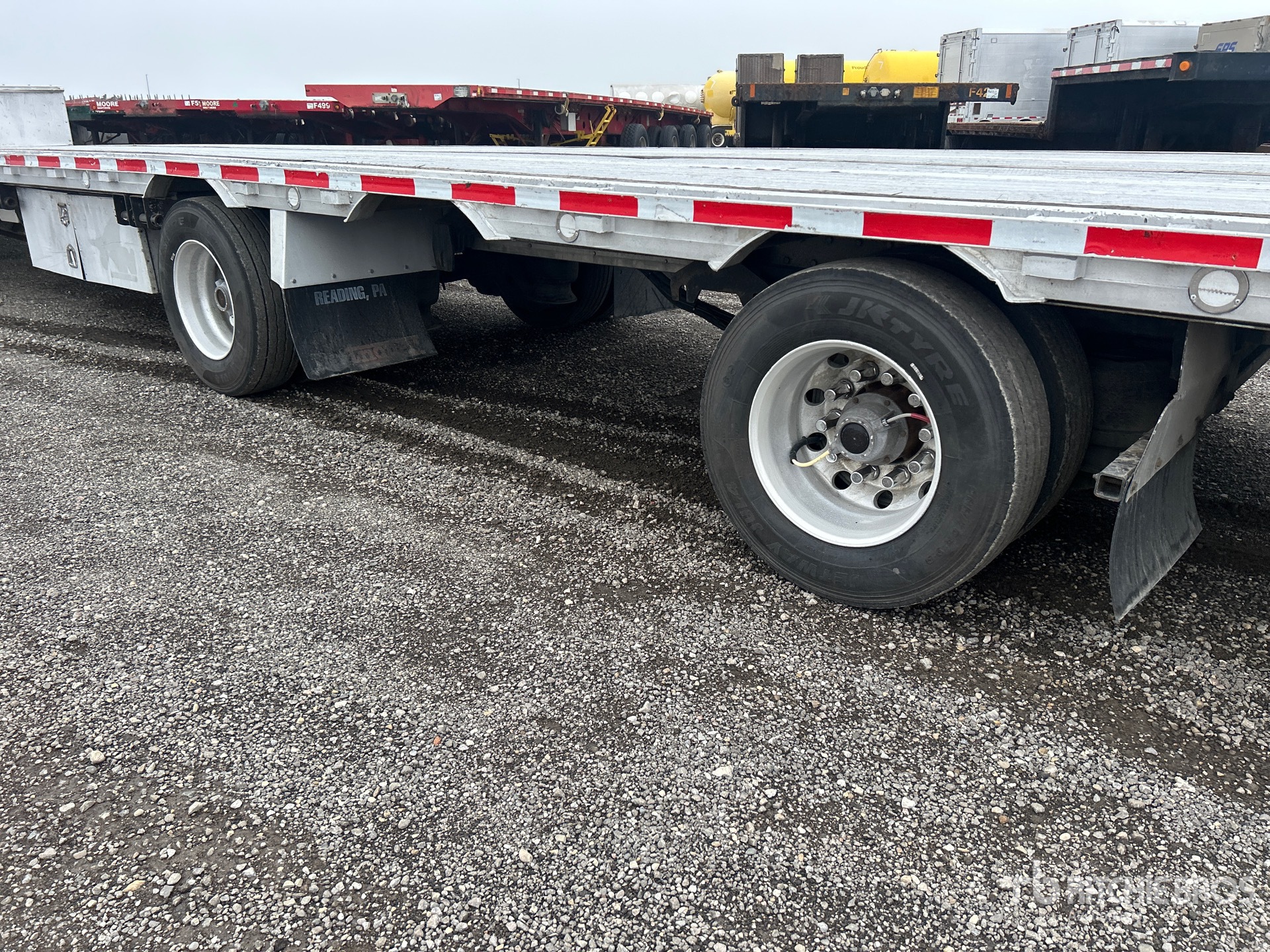 2011 Reitnouer 53 ft T/A