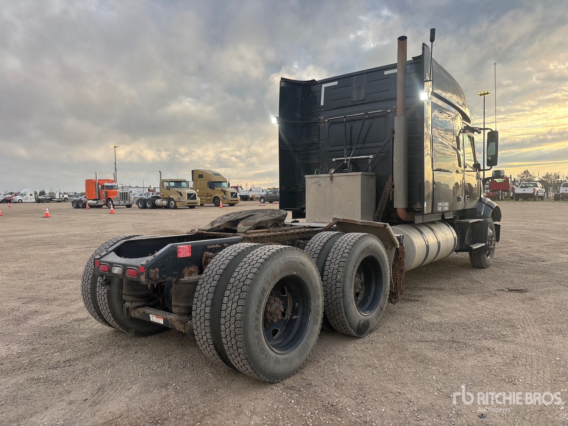 2020 Volvo VNL64T
