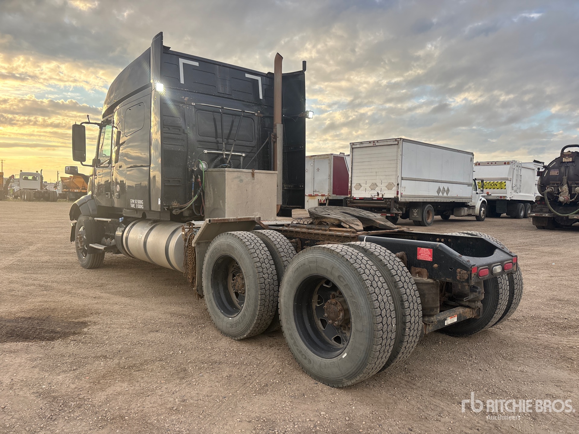 2020 Volvo VNL64T