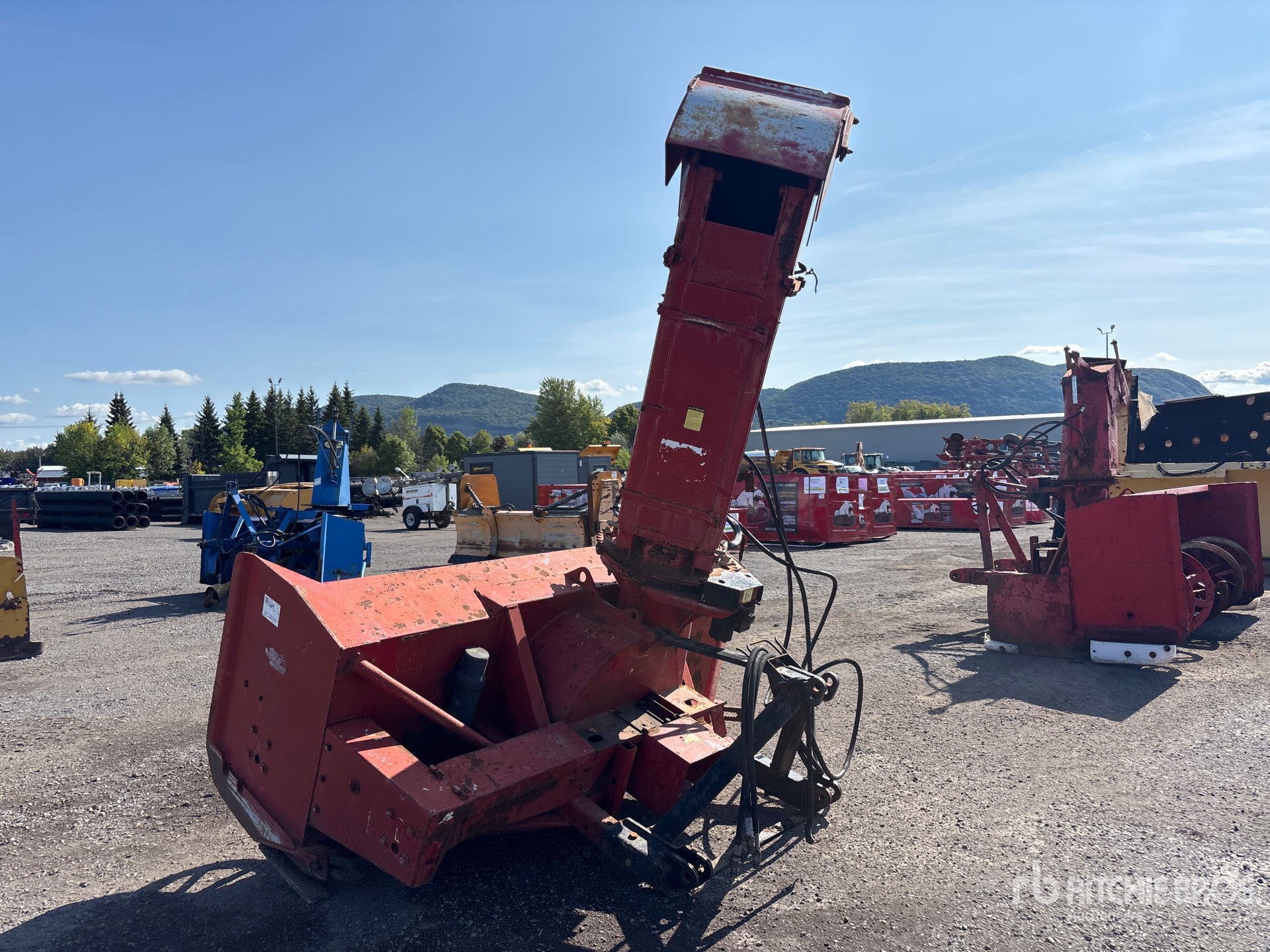 2017 Pronovost 7 FT HYDRAULIC - FITS TRACTOR