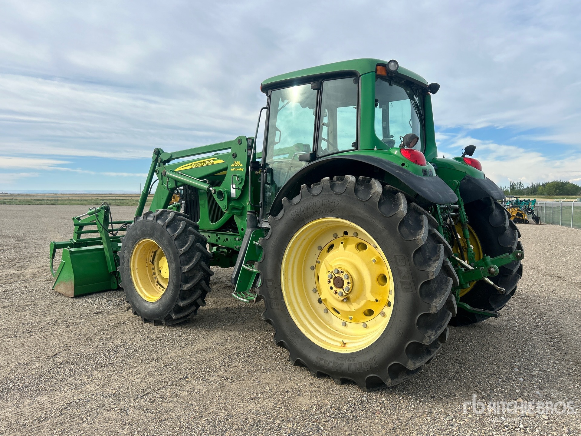 2006 John Deere 7520