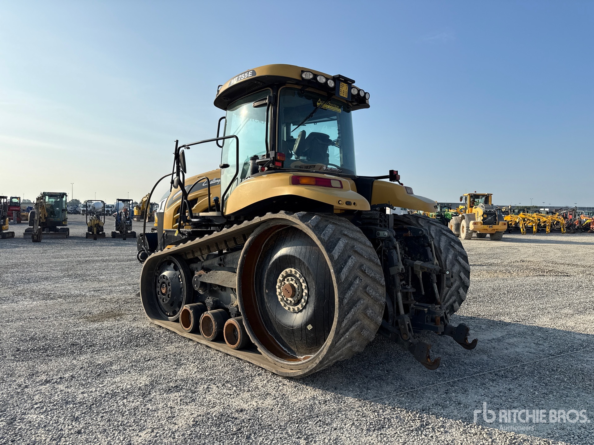 2015 Challenger MT775E