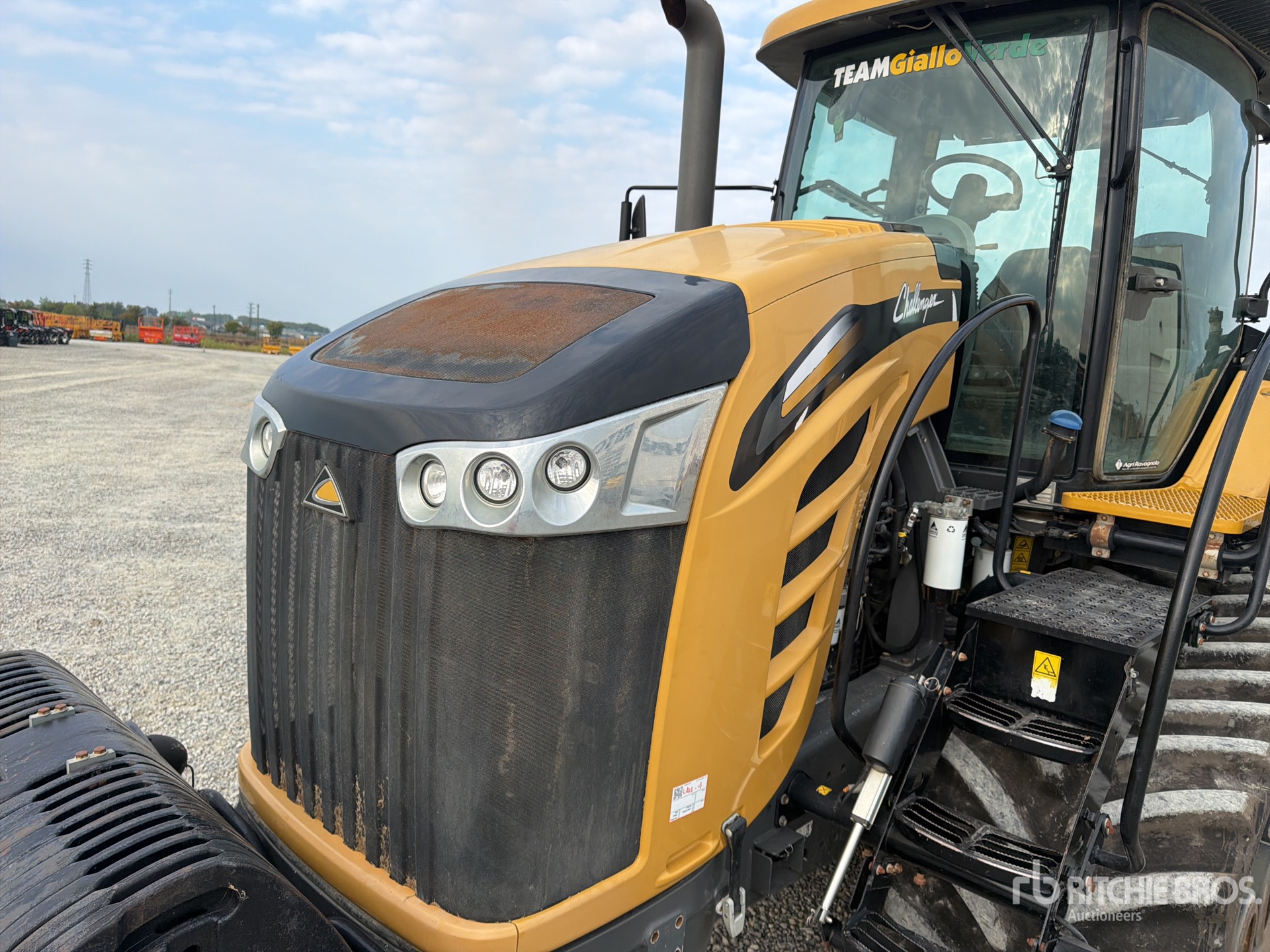 2015 Challenger MT755E