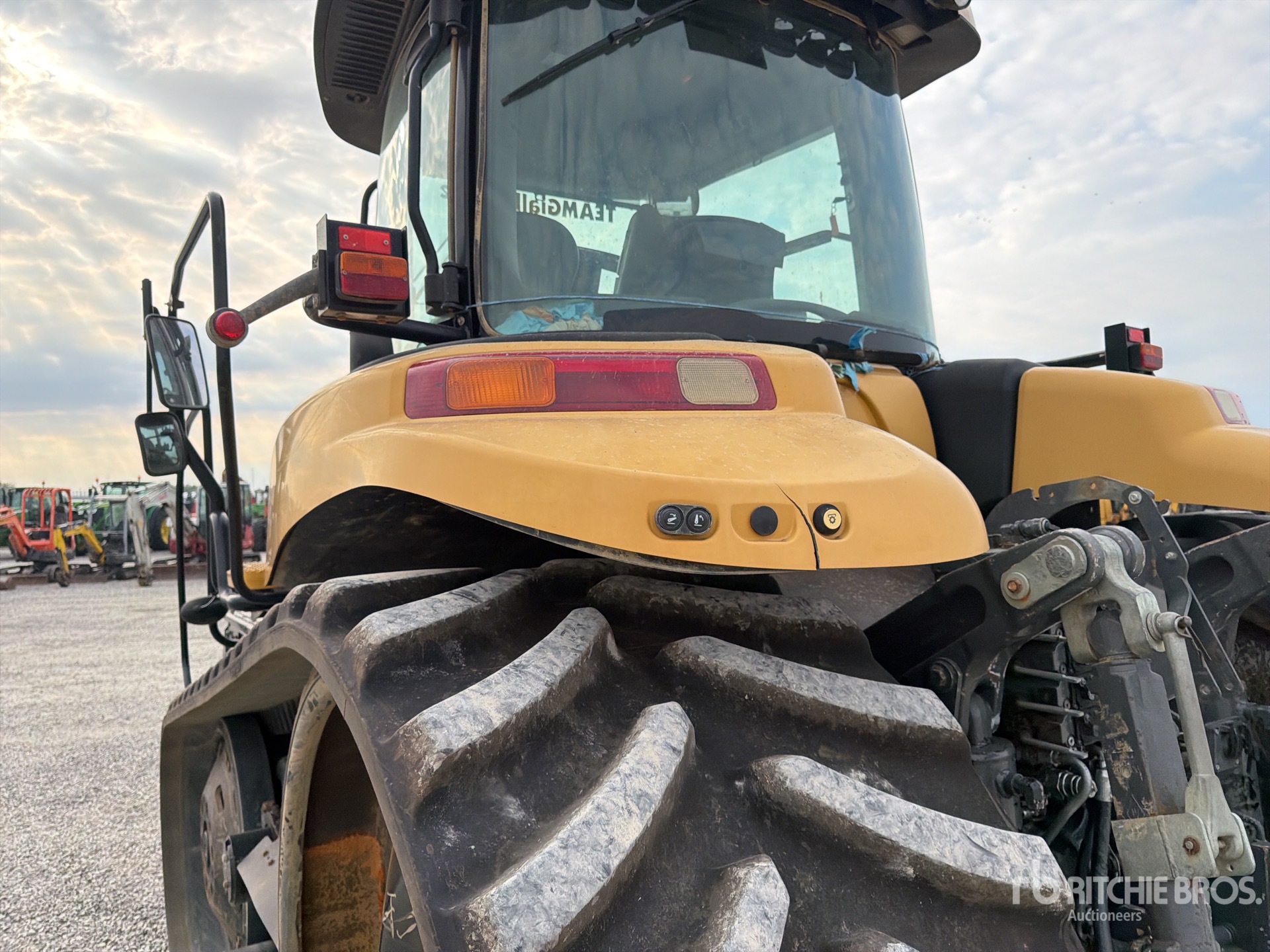 2015 Challenger MT755E