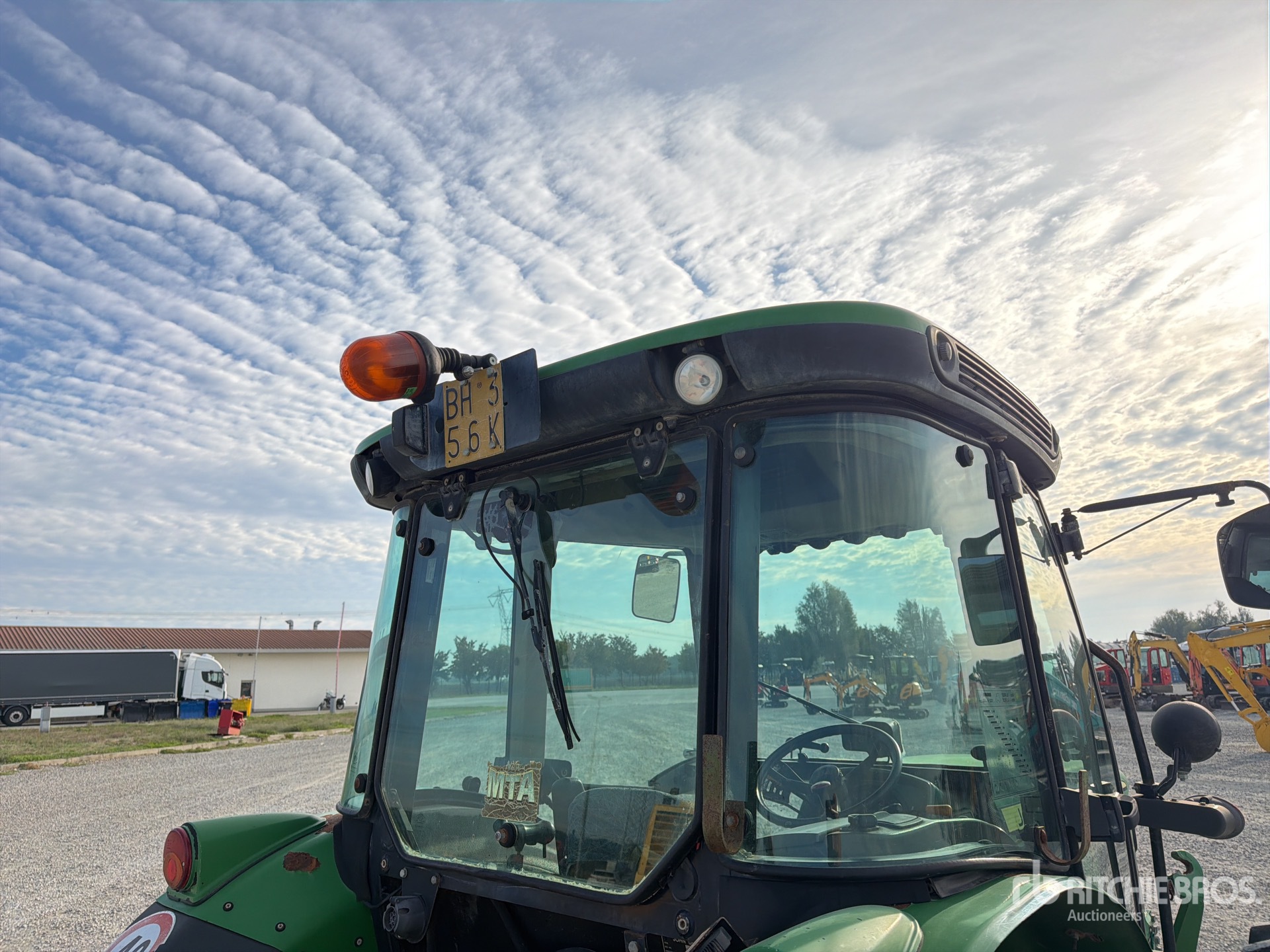 2011 John Deere 5090G