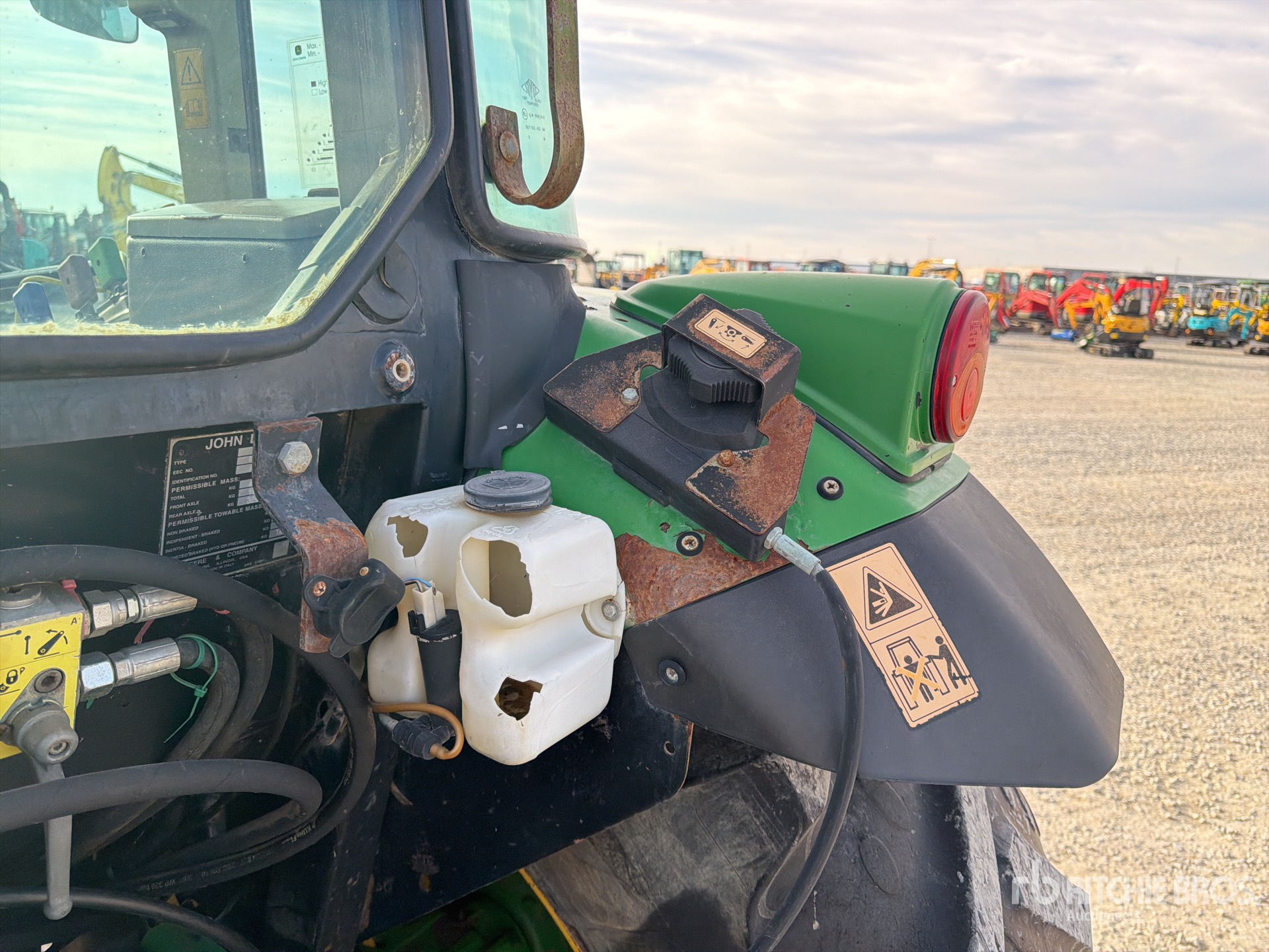 2011 John Deere 5090G