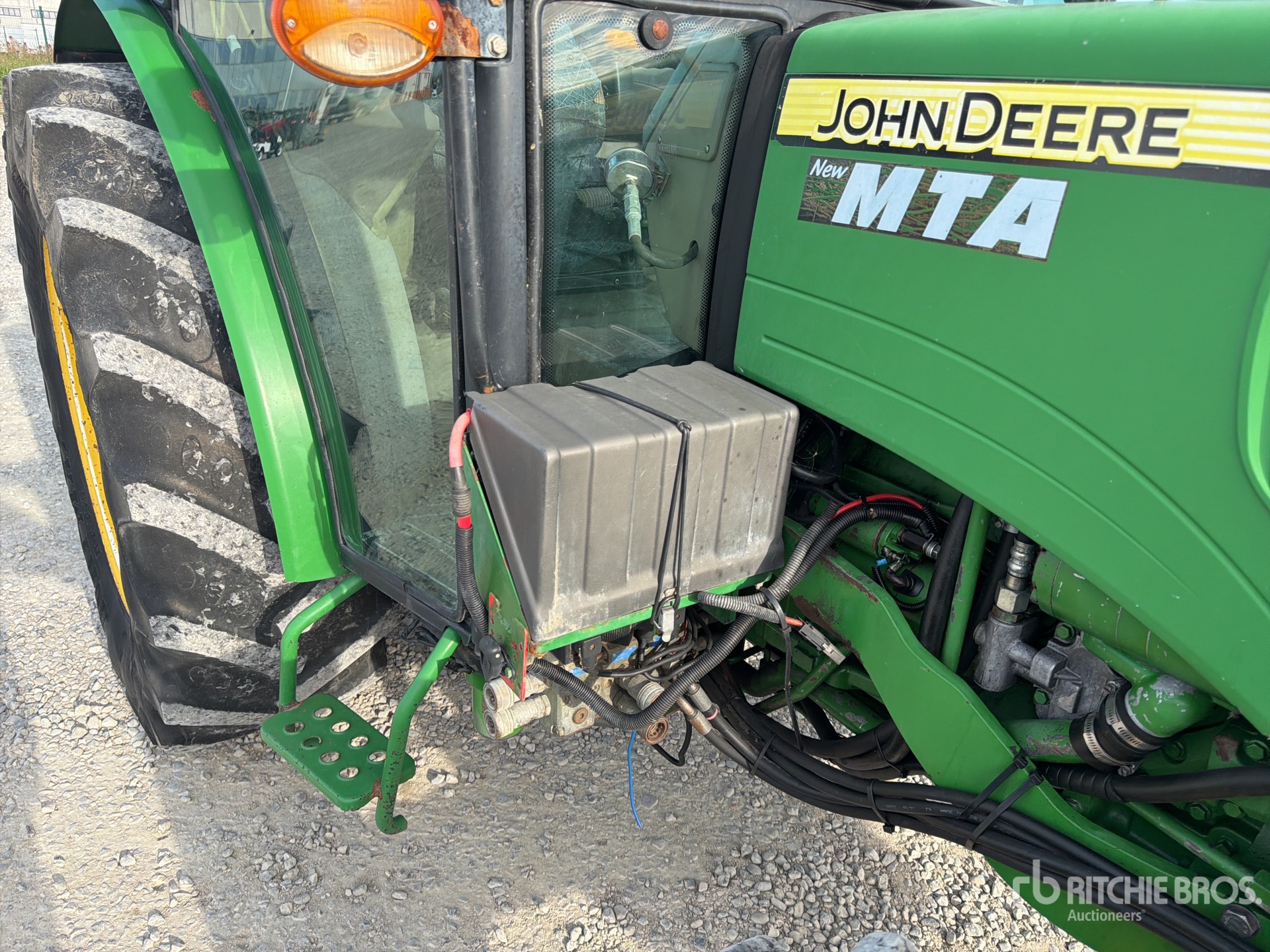 2011 John Deere 5090G