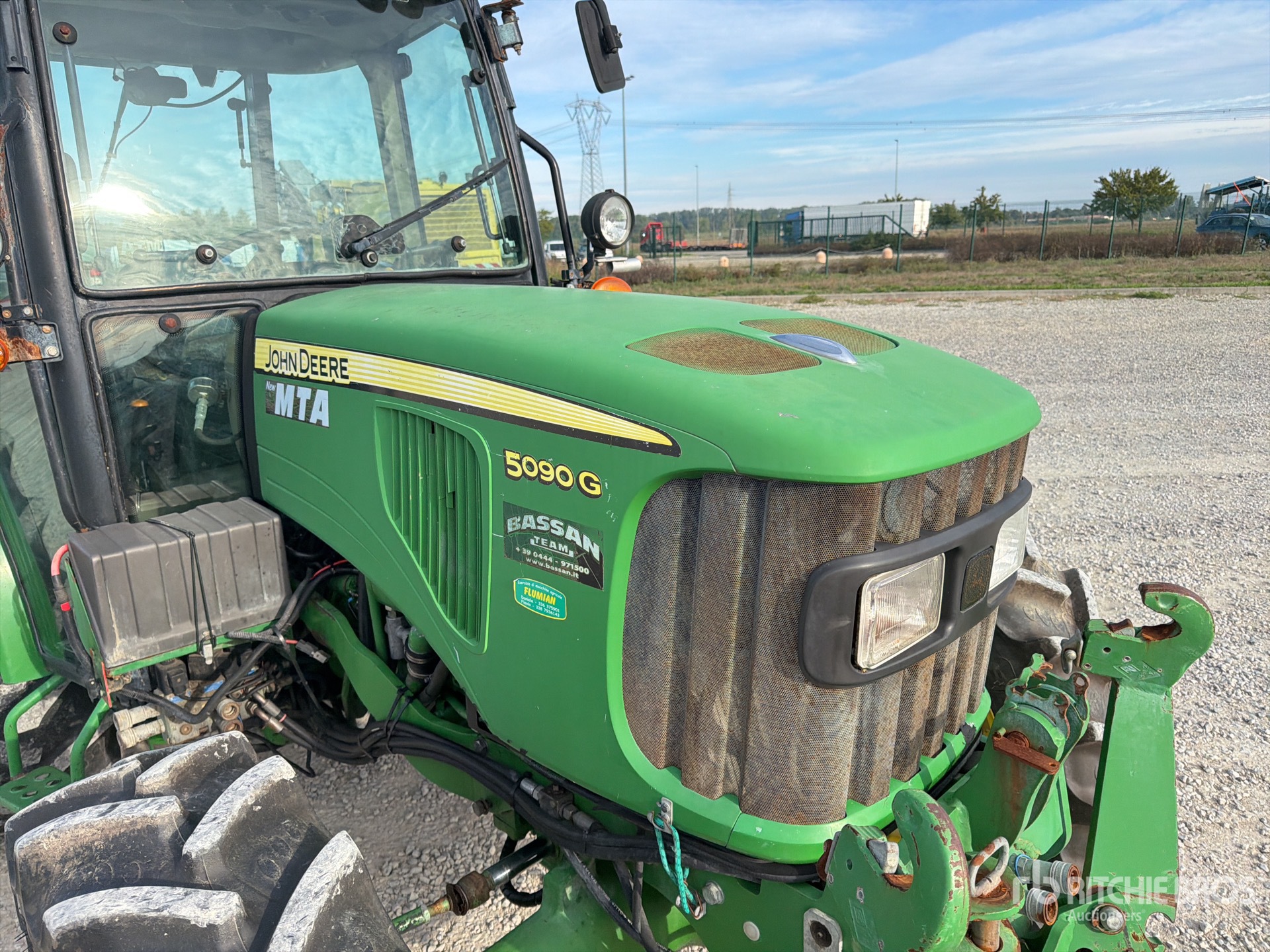2011 John Deere 5090G