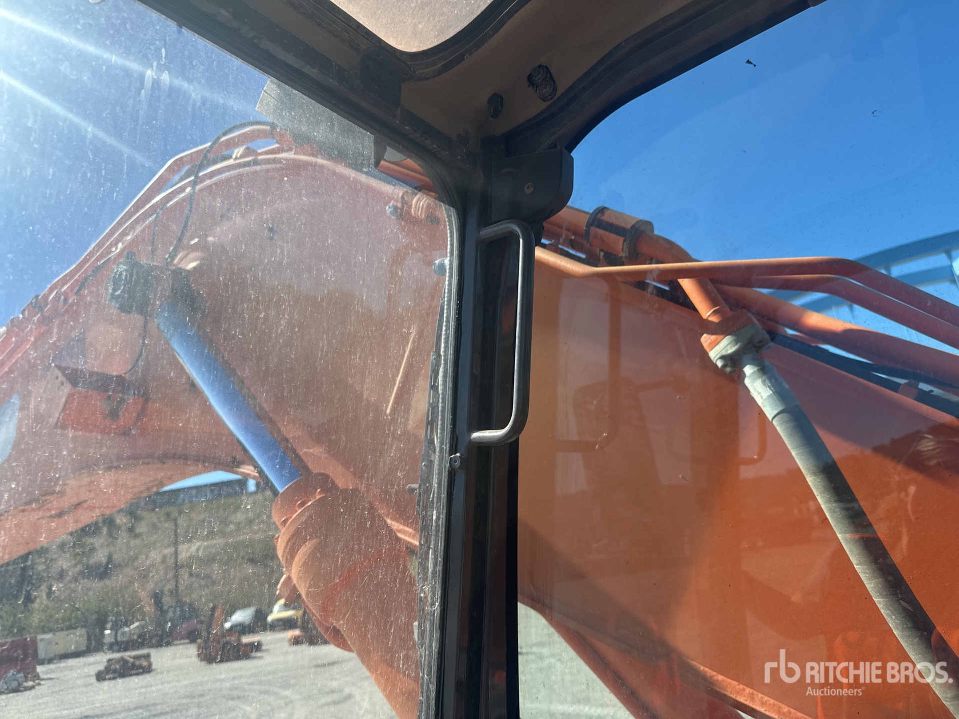 2011 Doosan DX225NLC