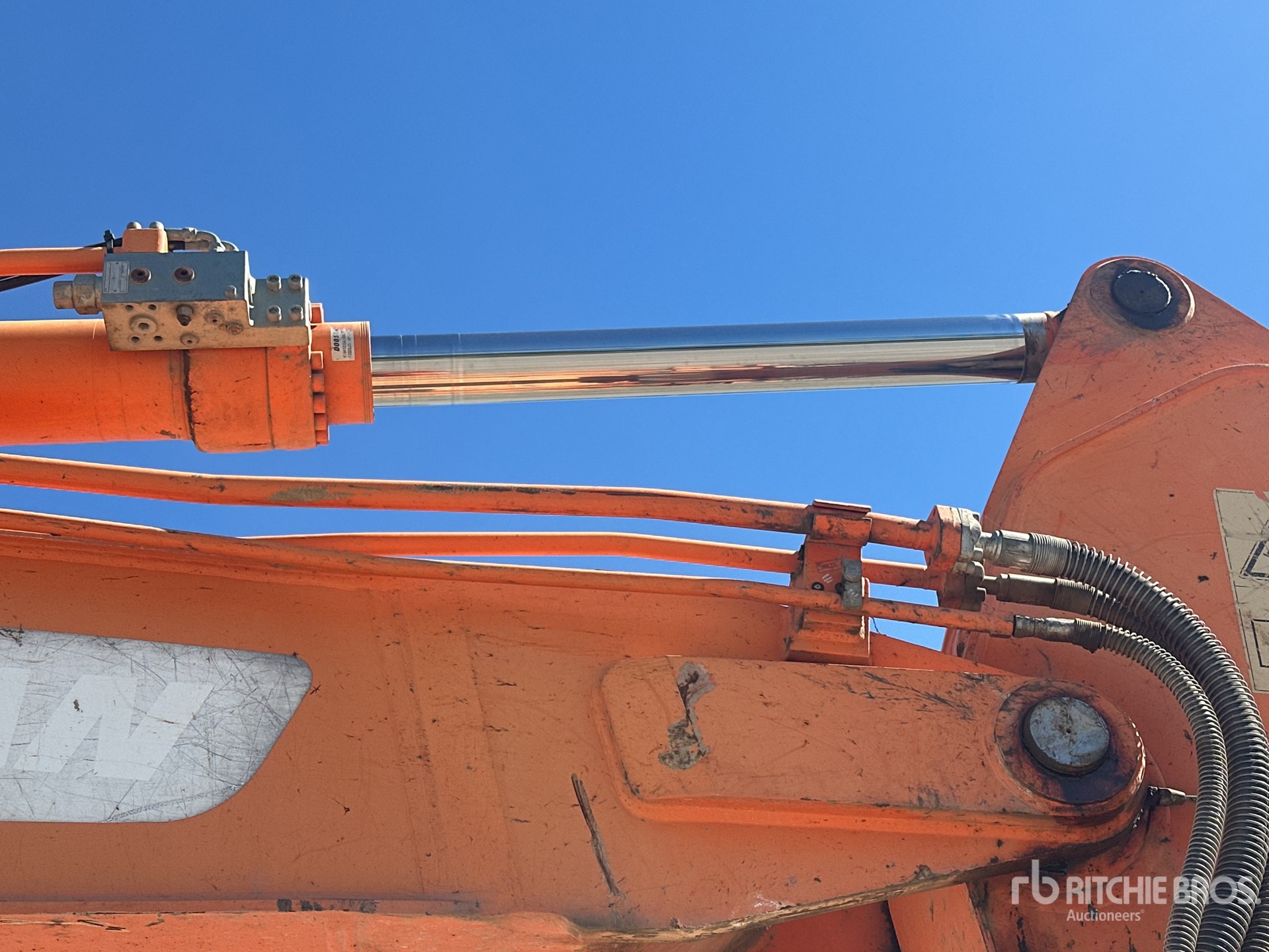 2011 Doosan DX225NLC