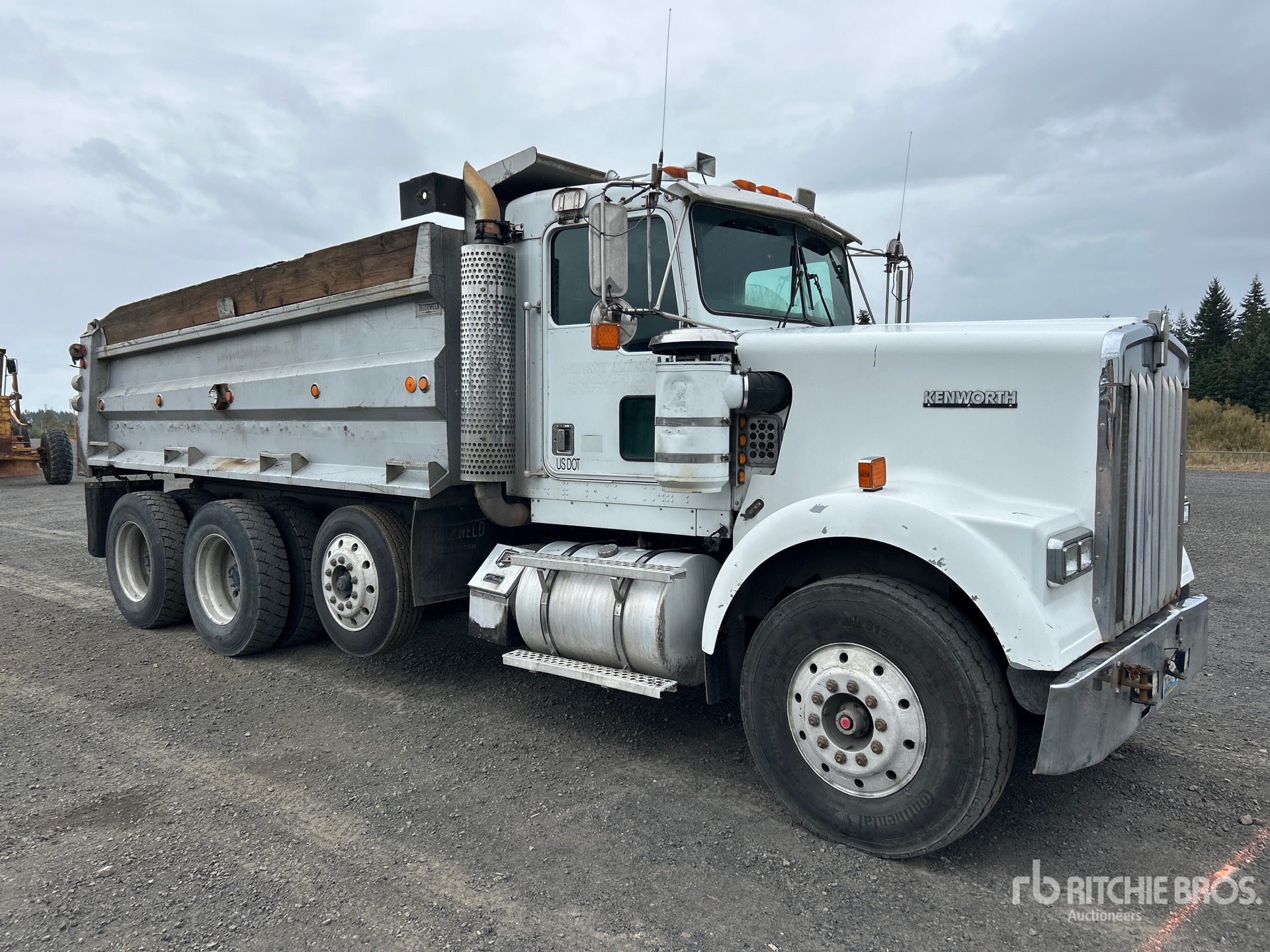 1998 Kenworth W900