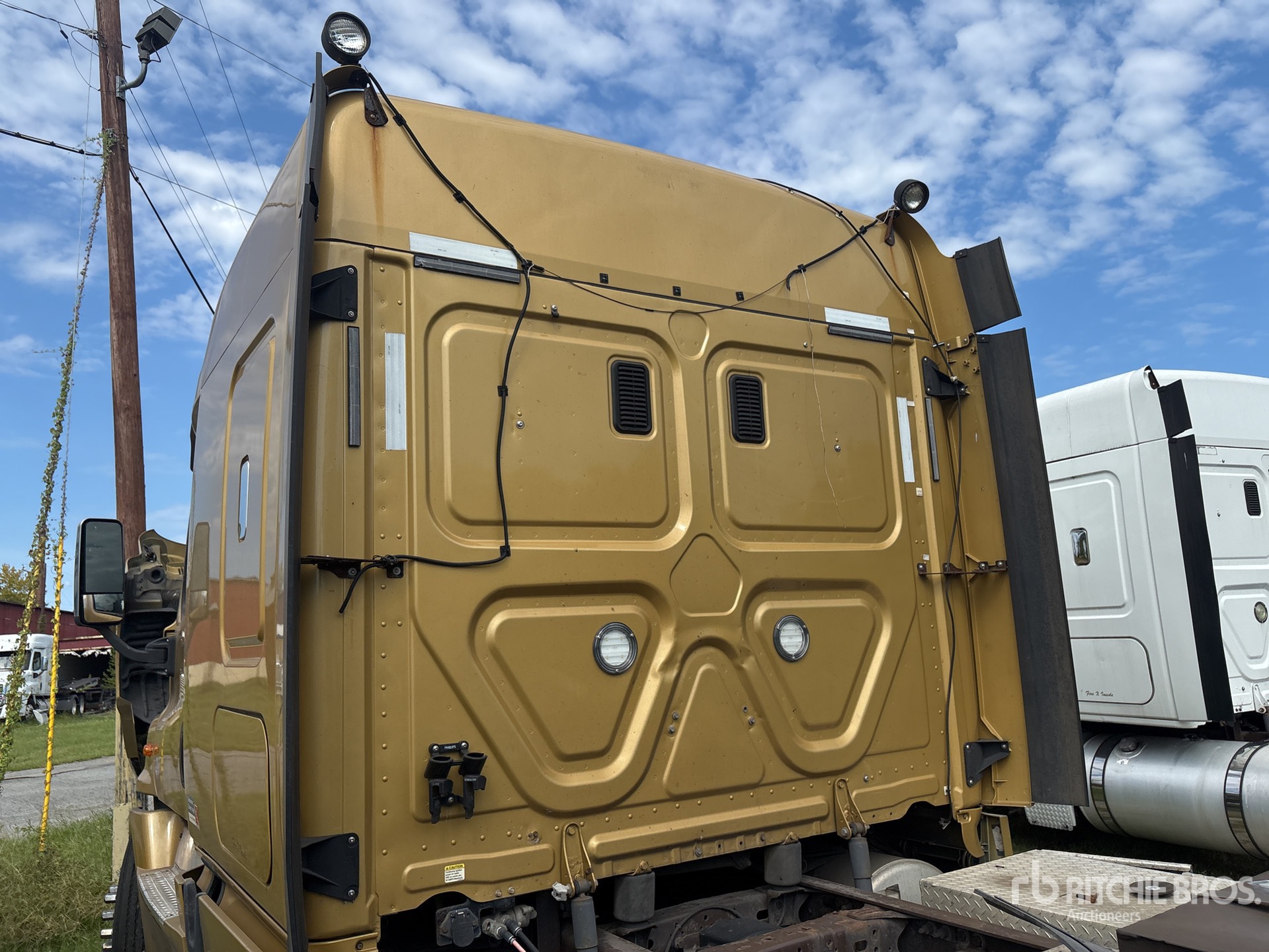 2015 Freightliner CASCADIA 125