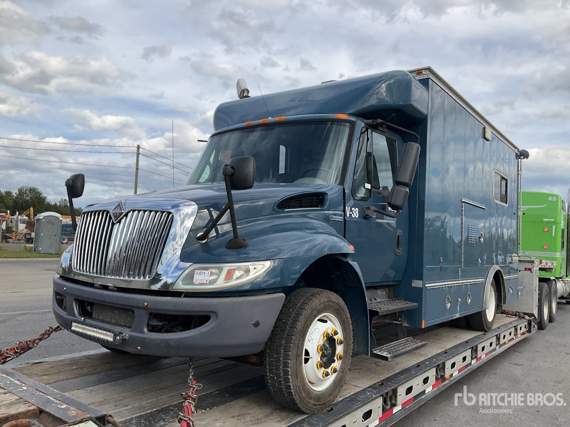 Photo of 2008 International 4300