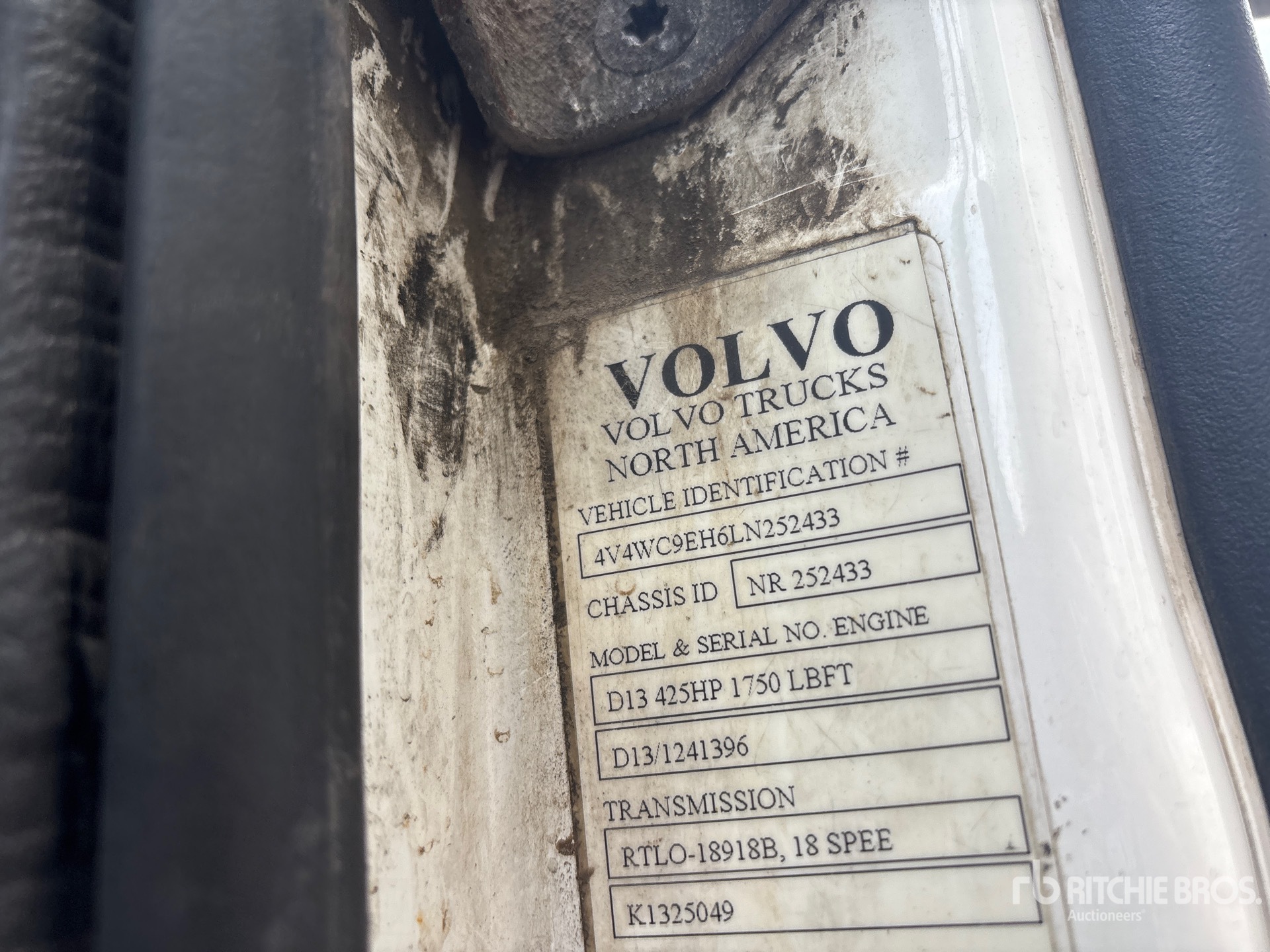 2020 Volvo VNR