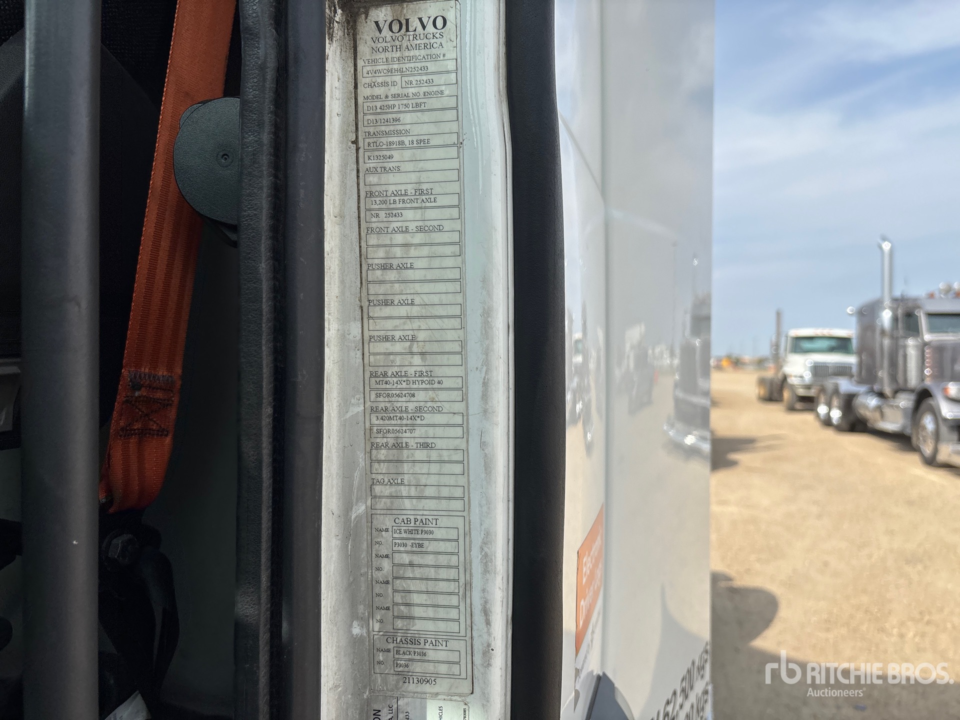 2020 Volvo VNR