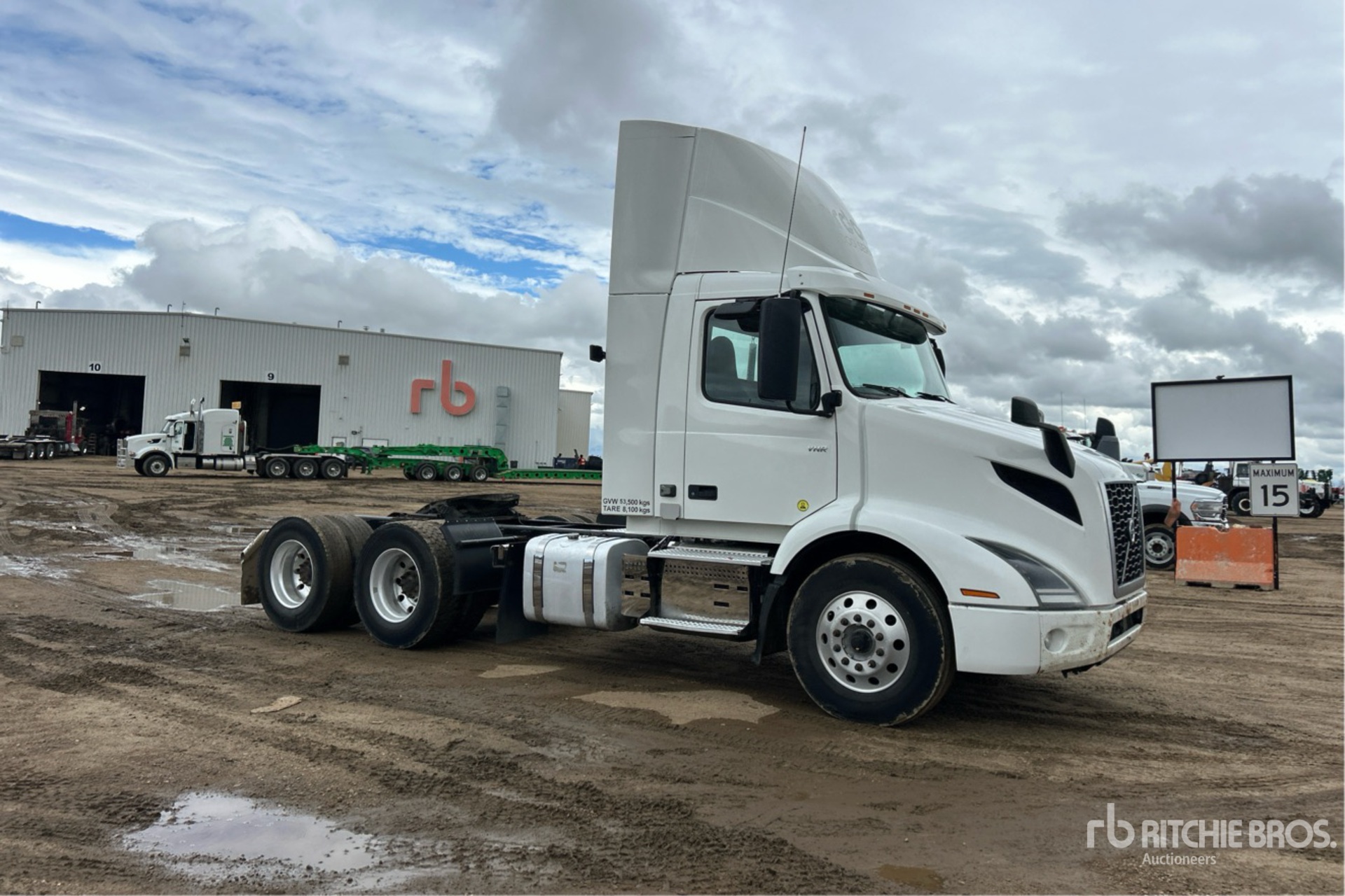 2020 Volvo VNR