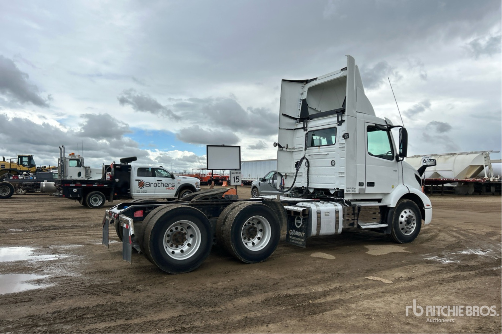 2020 Volvo VNR