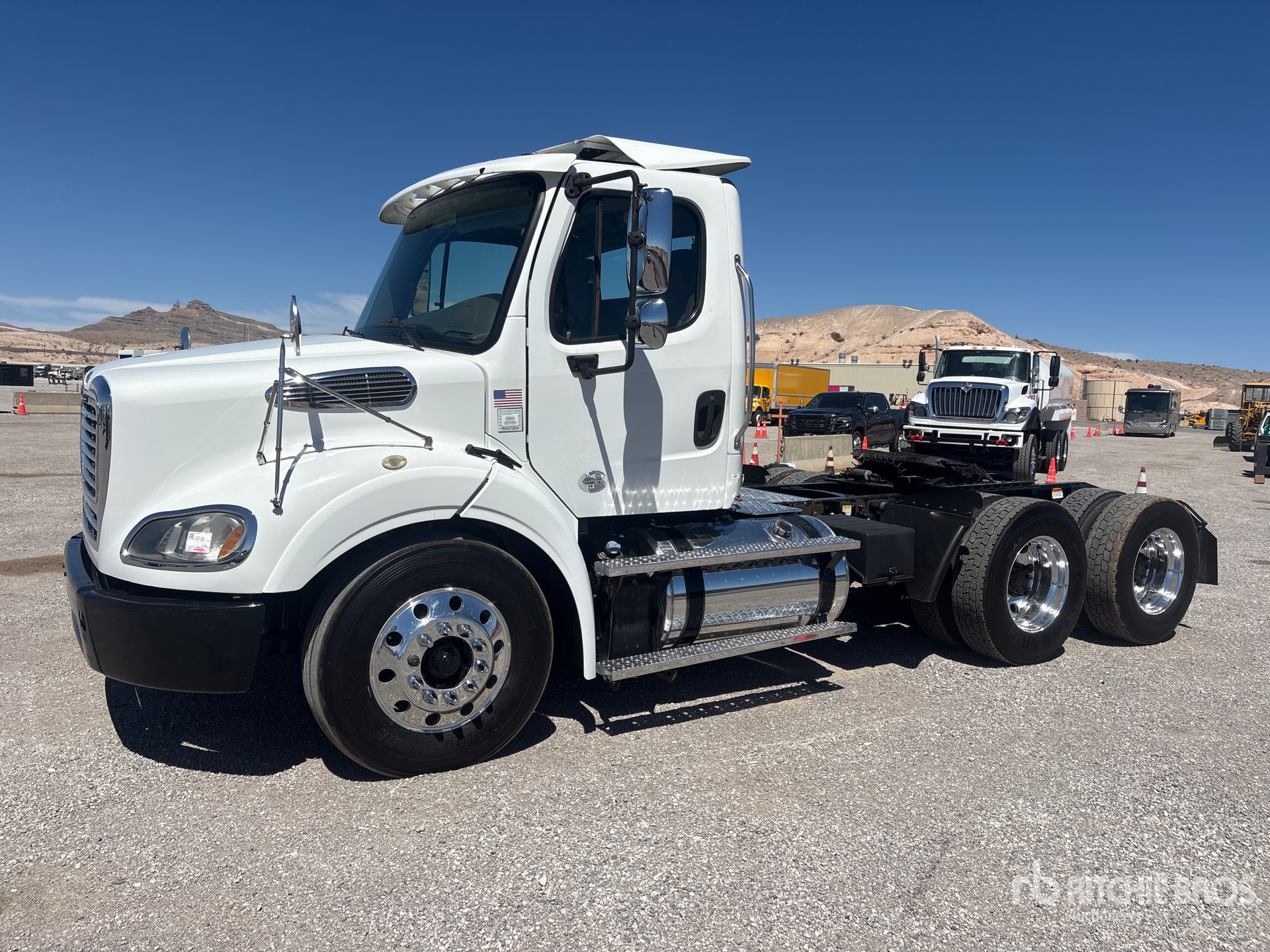 Photo of 2015 Freightliner M2