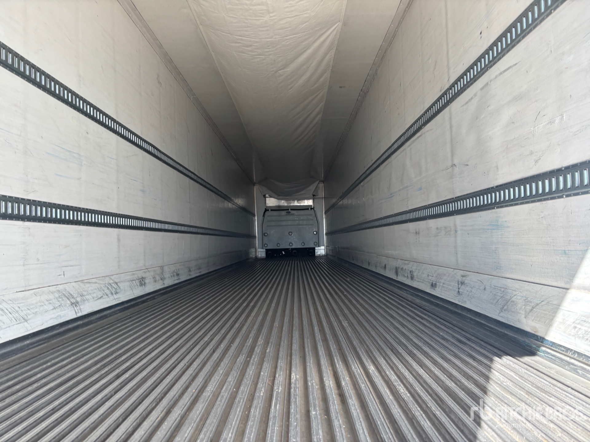 2012 Vanguard 53 FT X 102 IN T/A (INOPERABLE)