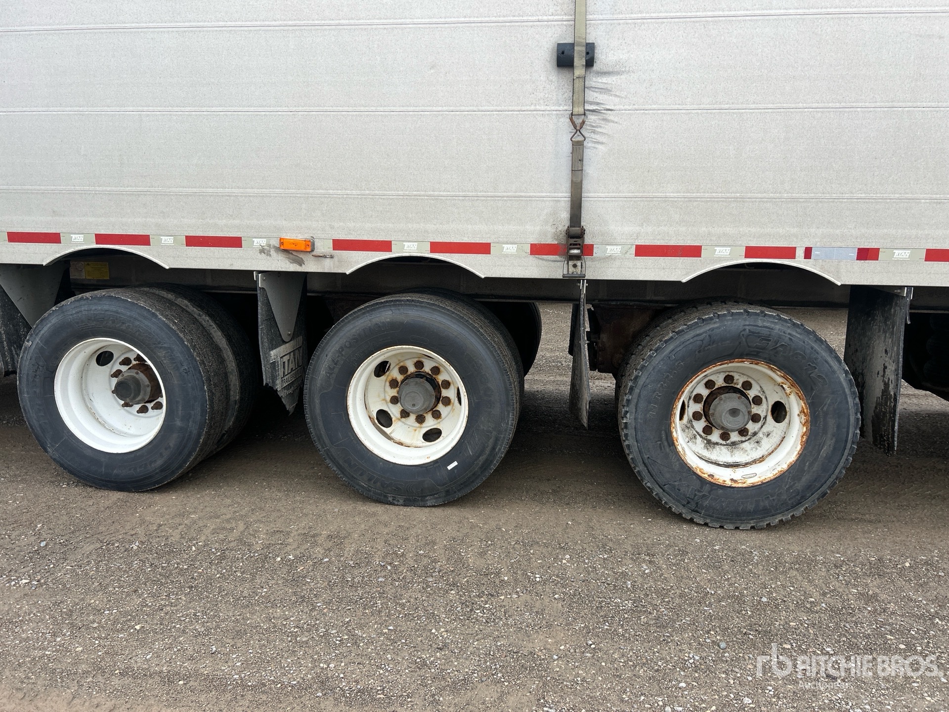 2011 Titan 53 FT 5/AXLE