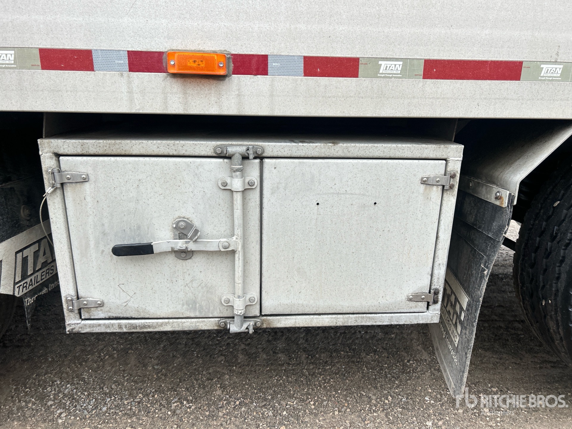 2011 Titan 53 FT 5/AXLE
