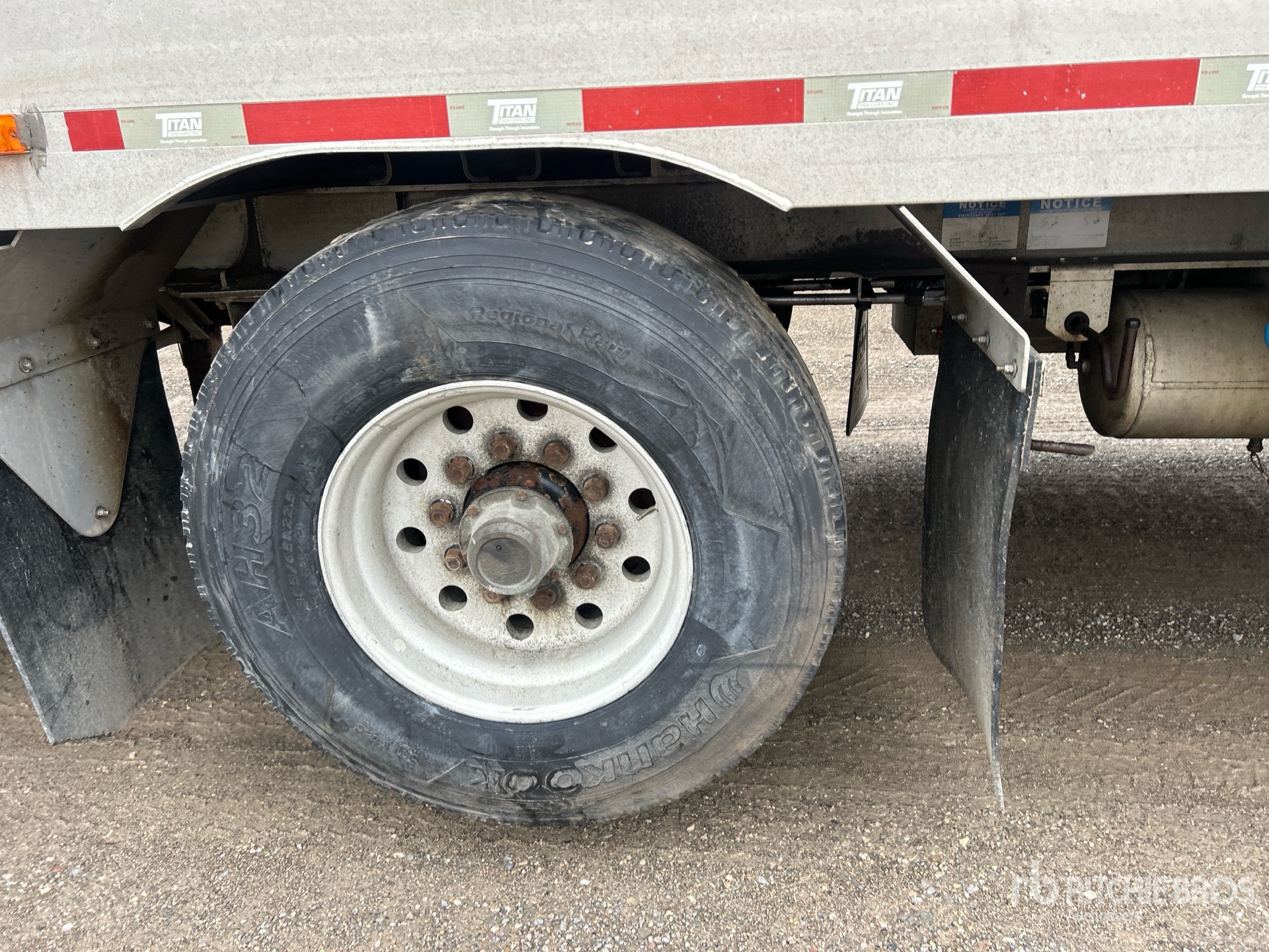 2011 Titan 53 FT 5/AXLE
